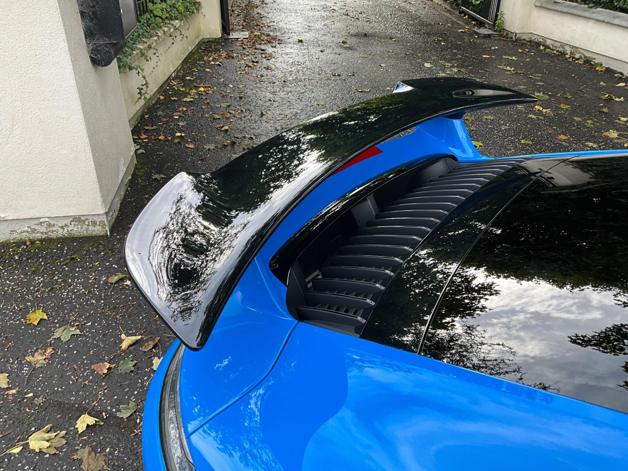 Porsche 911 view 31