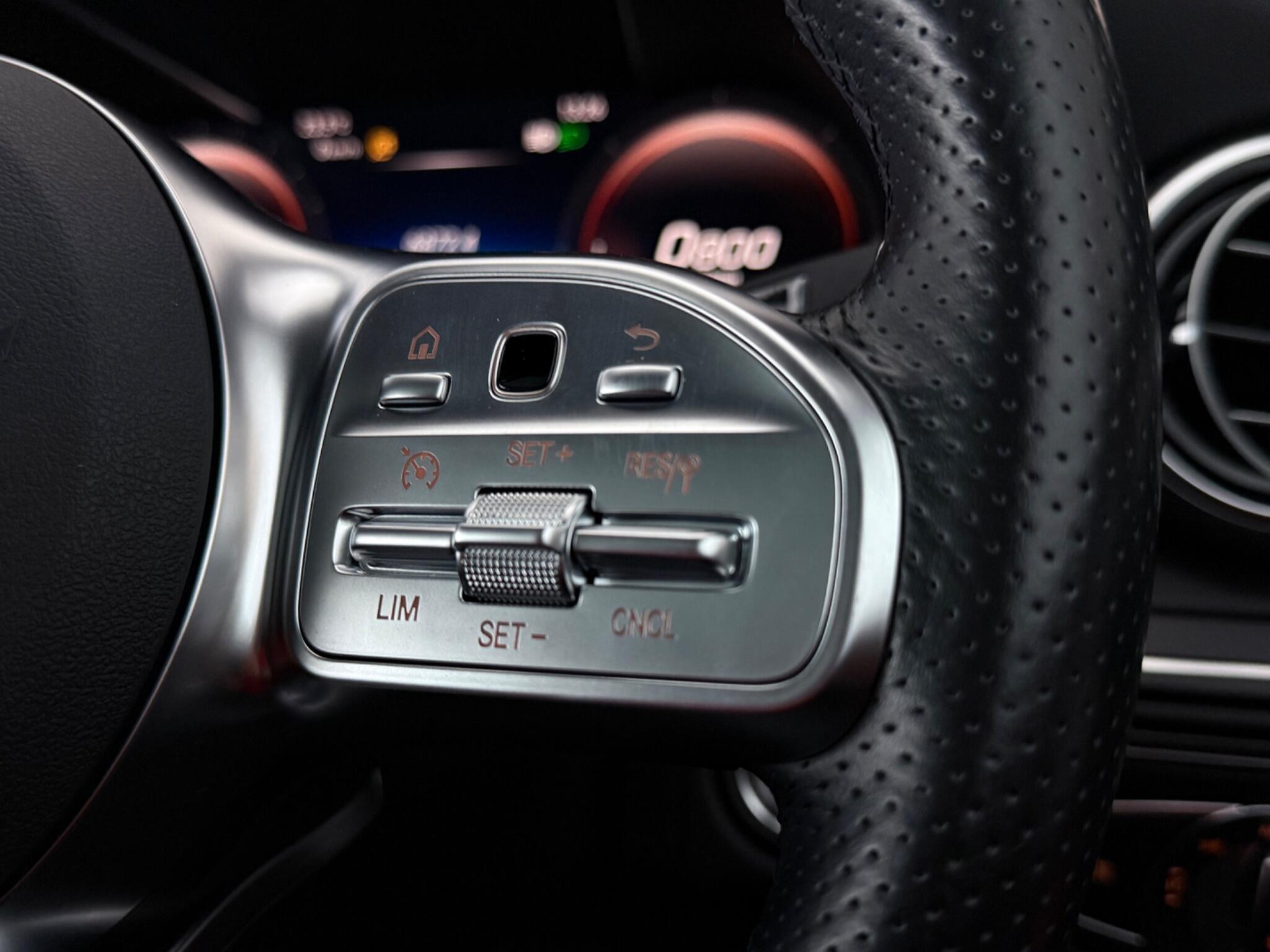 Mercedes-Benz C-Class view 19