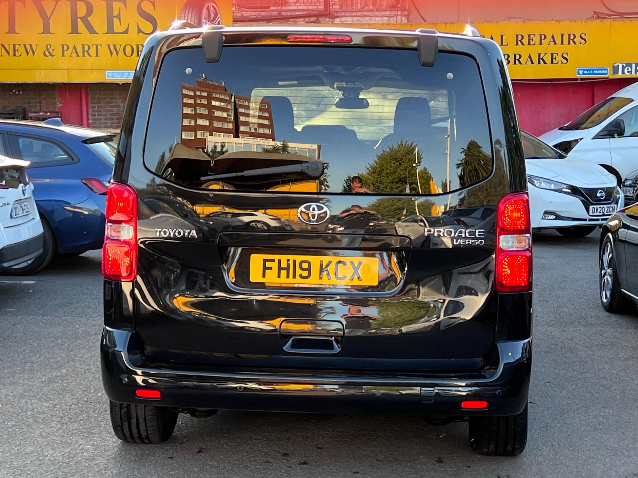 Toyota Proace Verso view 12