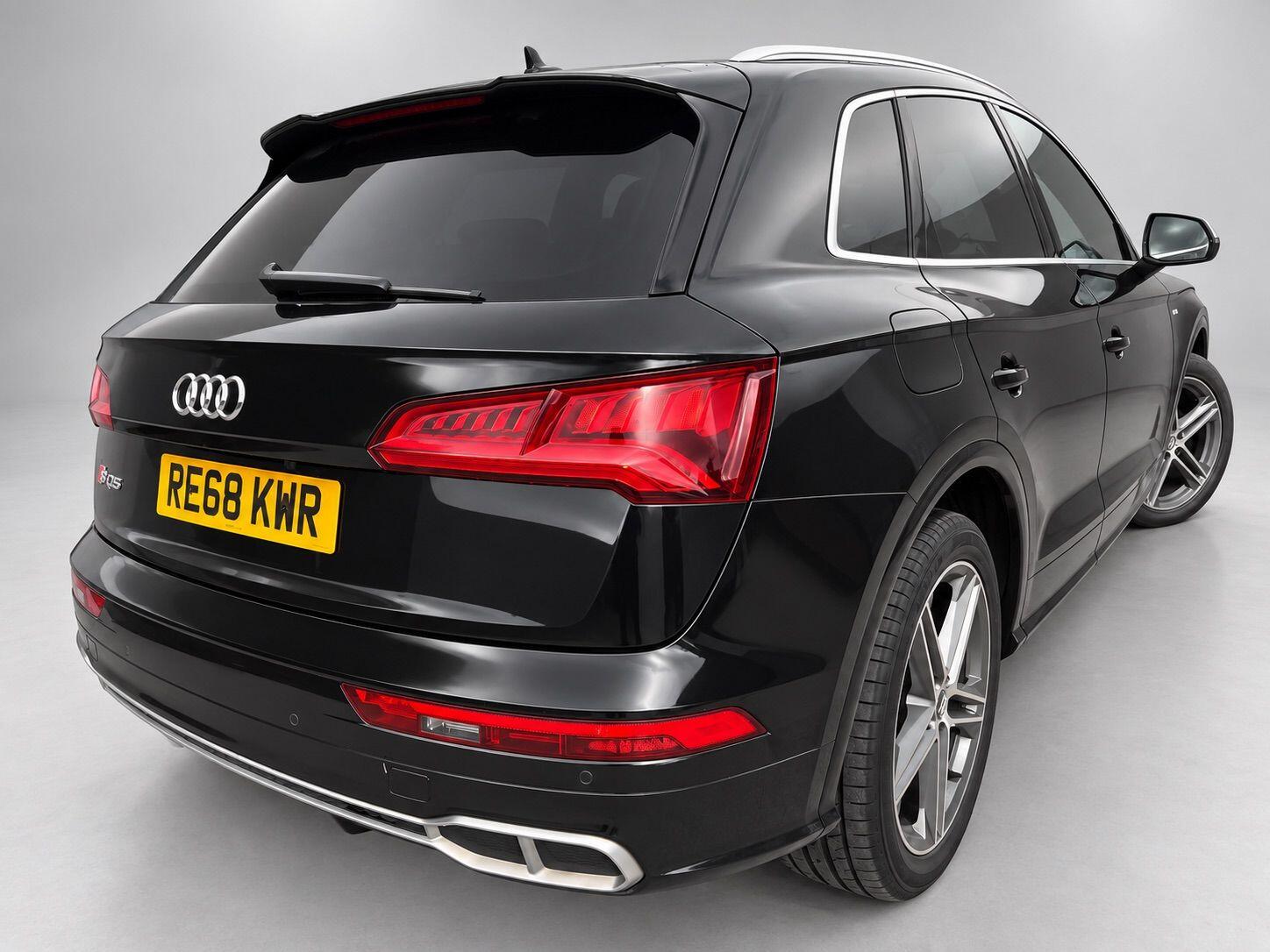 Audi SQ5 view 14