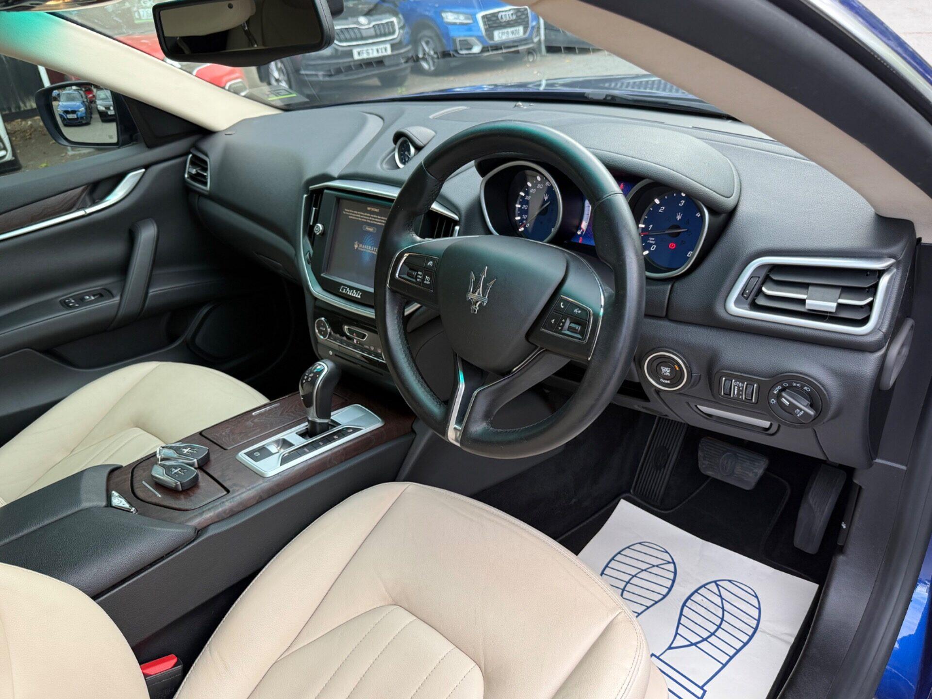 Maserati Ghibli view 15