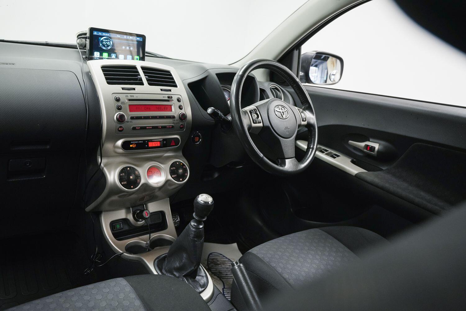 Toyota Urban Cruiser view 17