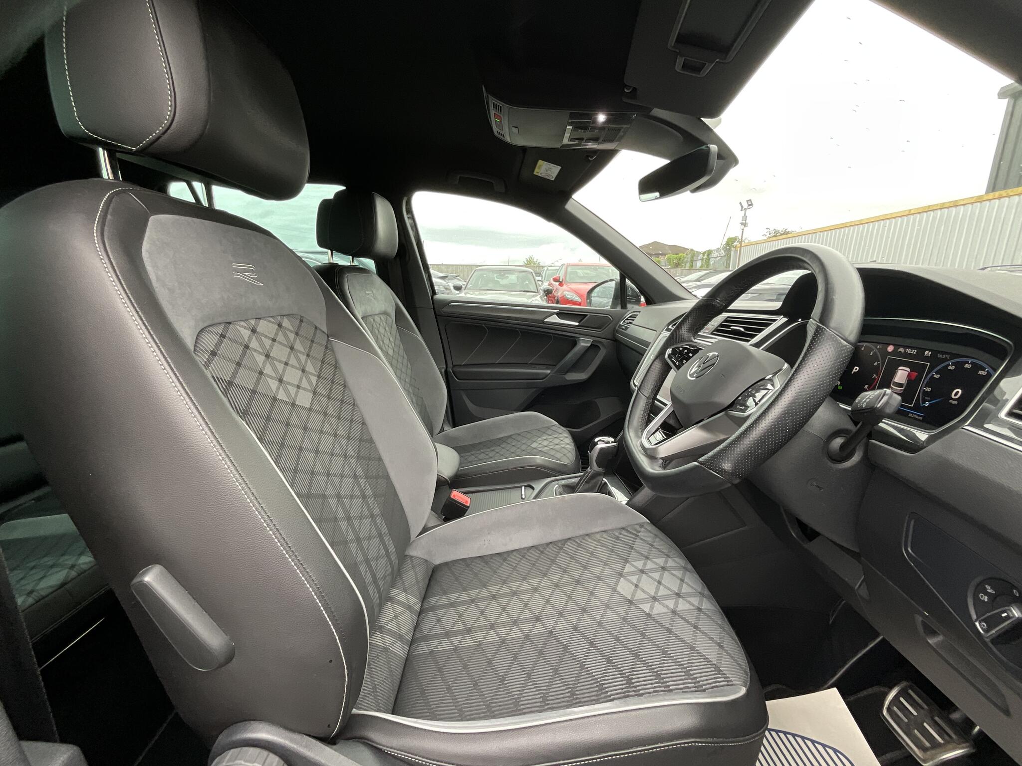 Volkswagen Tiguan view 9