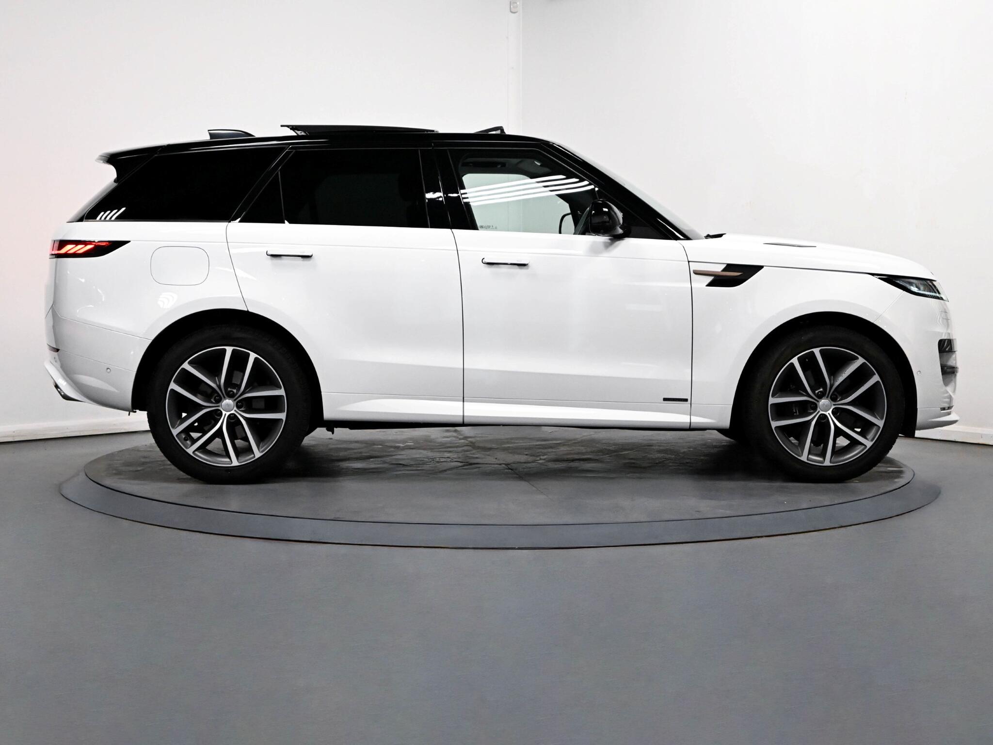 Land Rover Range Rover Sport view 24