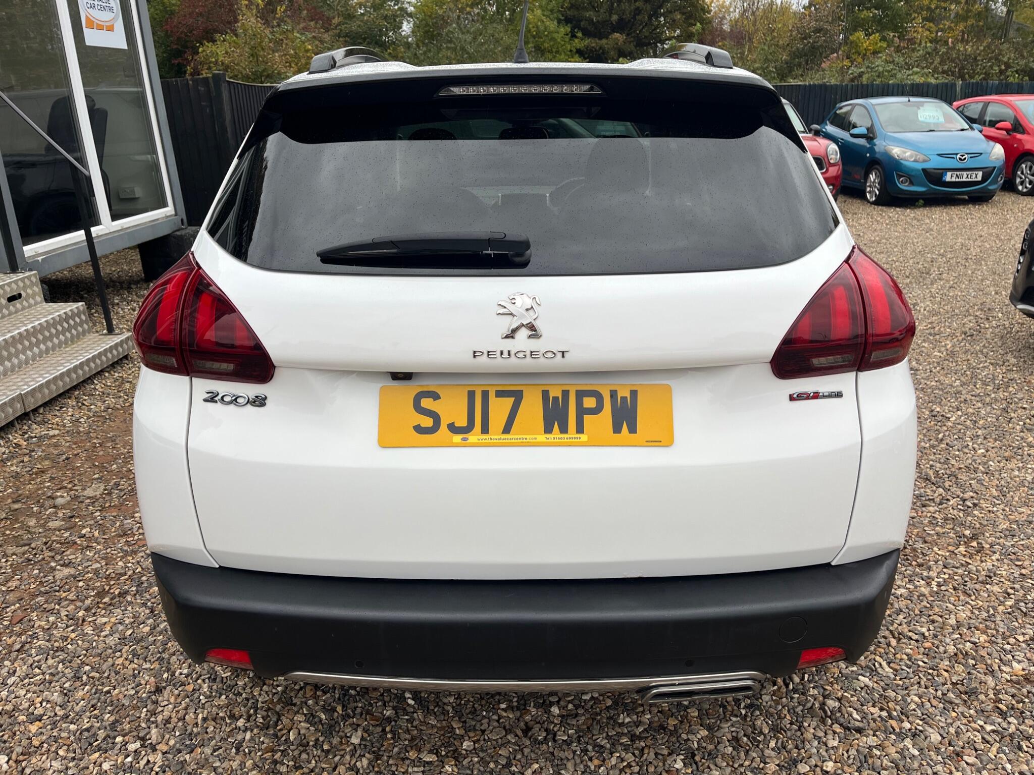 Peugeot 2008 view 5