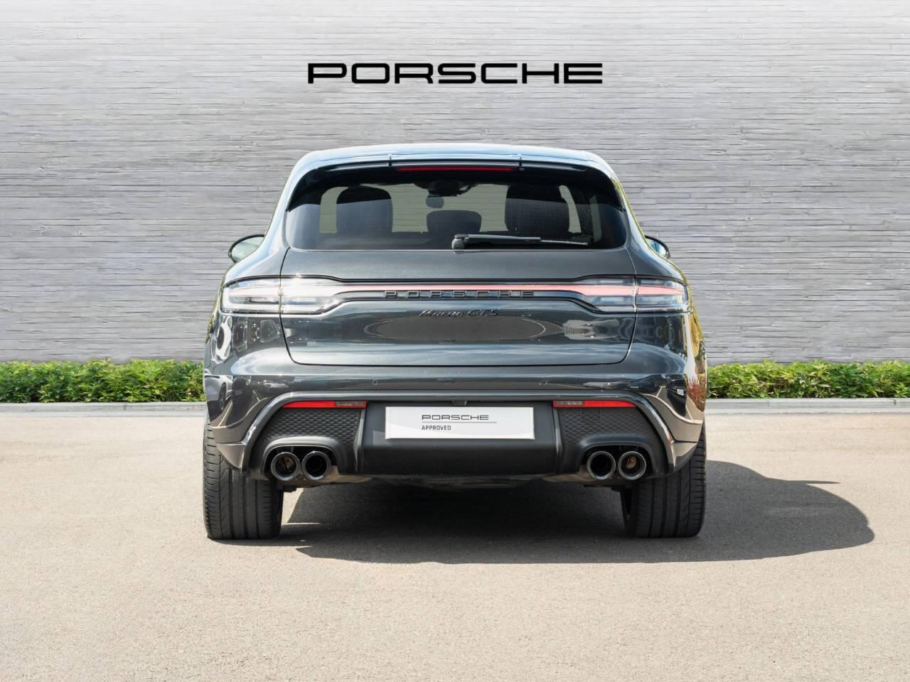 Porsche Macan view 7