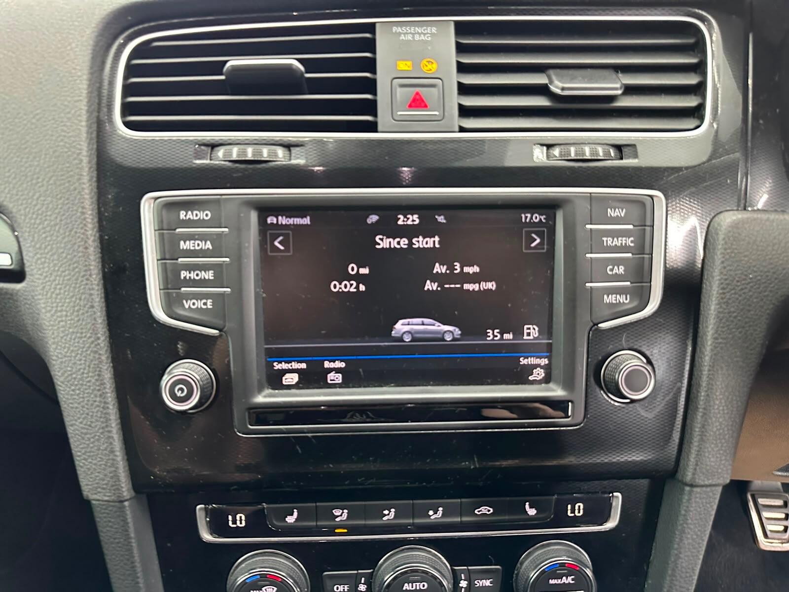 Volkswagen Golf view 35