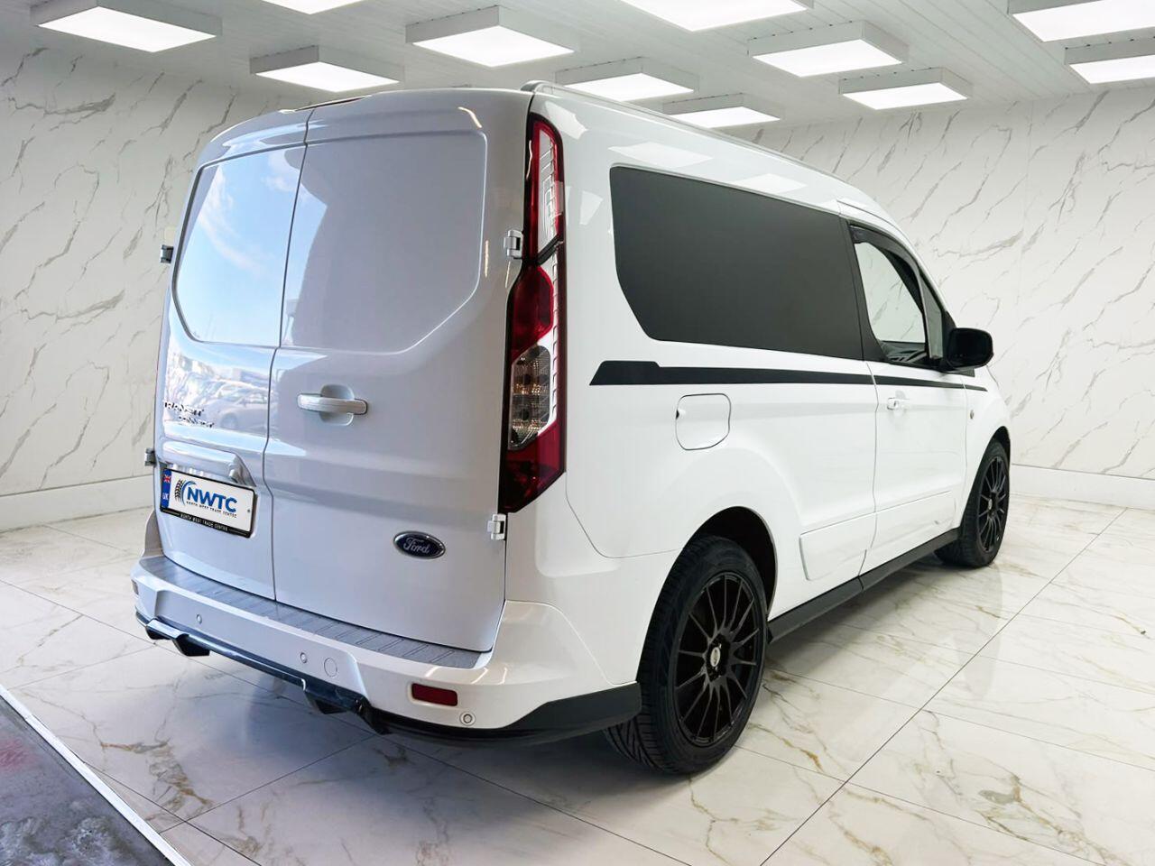 Ford Transit Connect view 11
