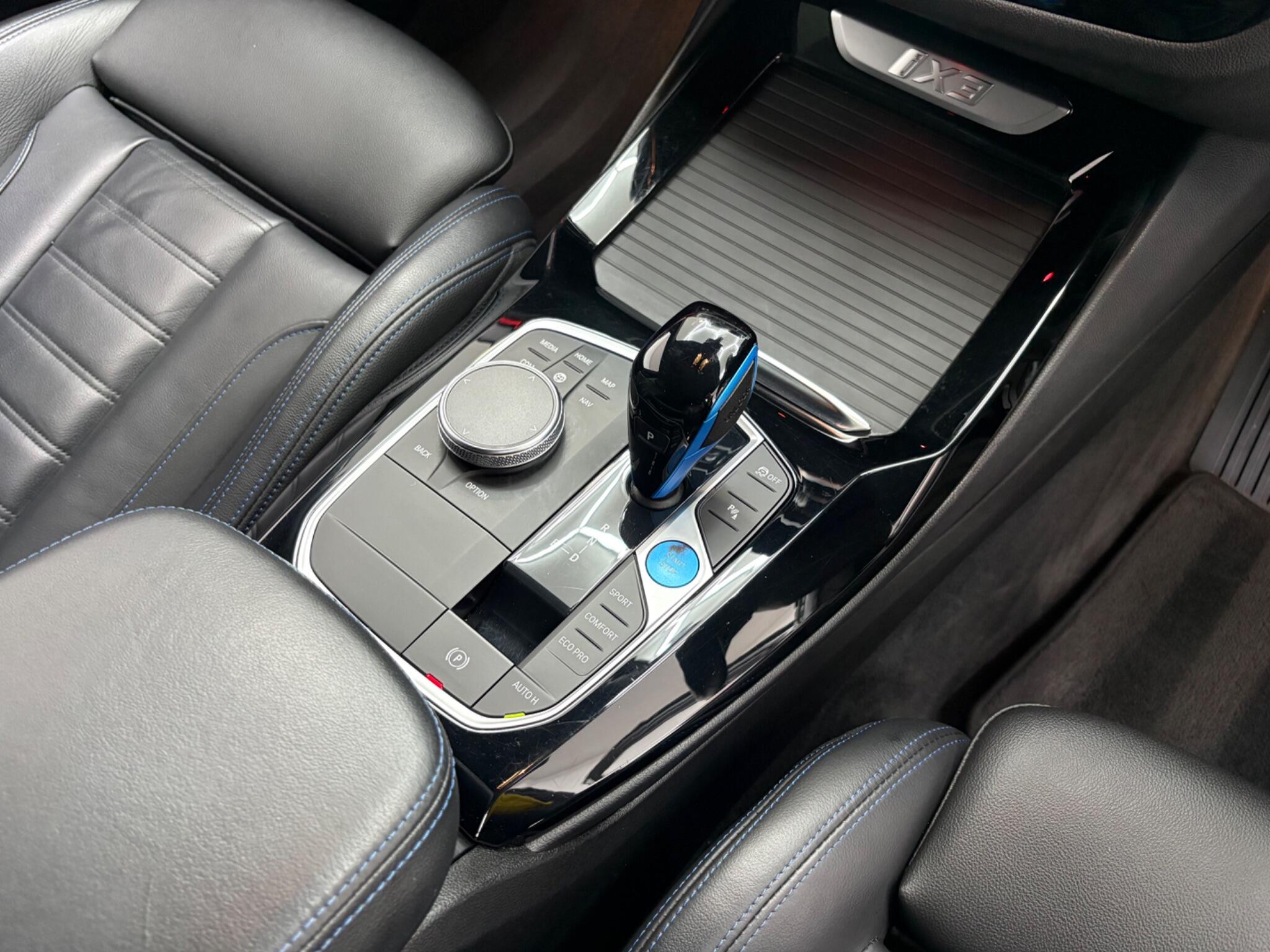 BMW iX3 view 9