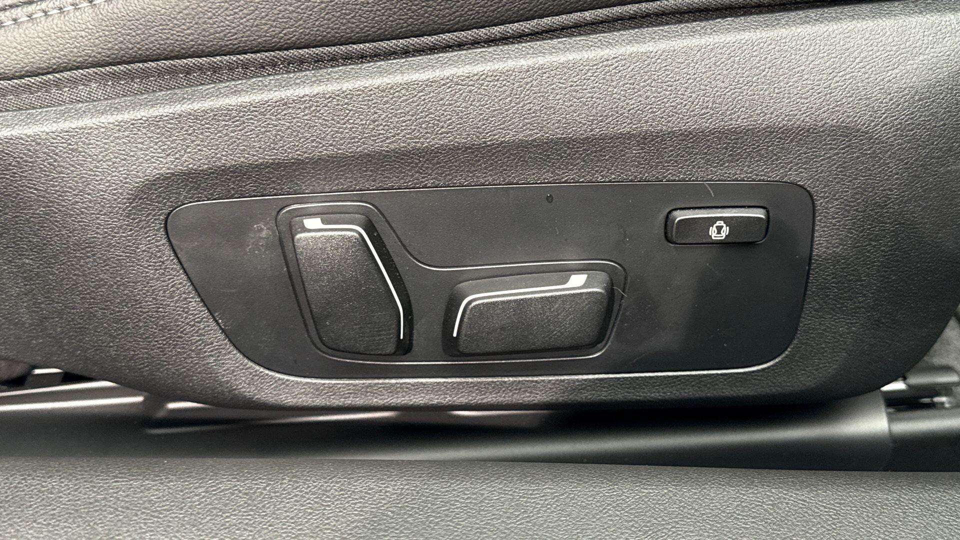 BMW 2 Series view 30