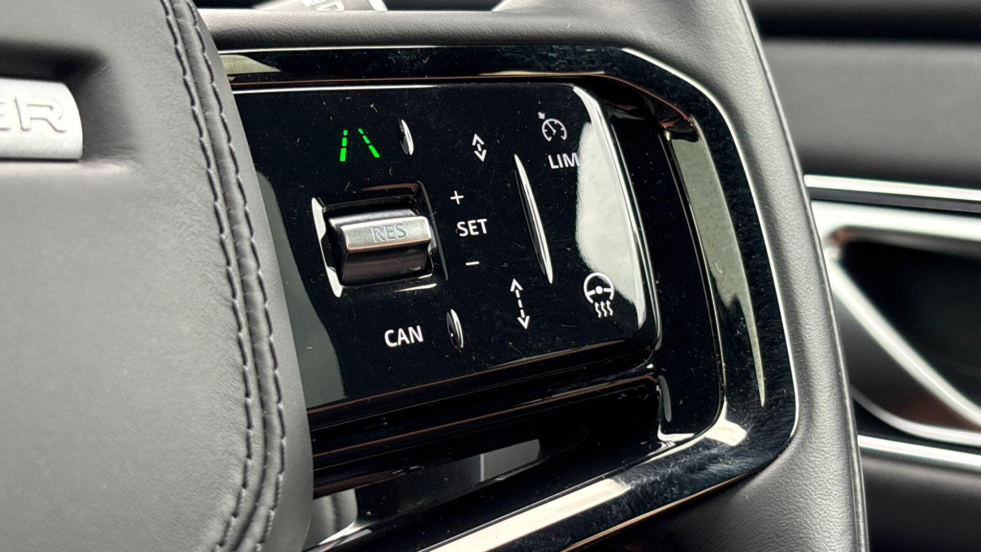 Land Rover Range Rover Velar view 32