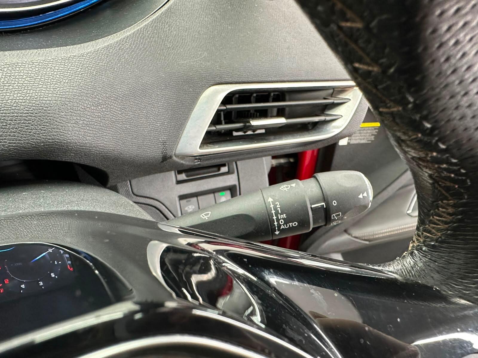 Peugeot 3008 view 45