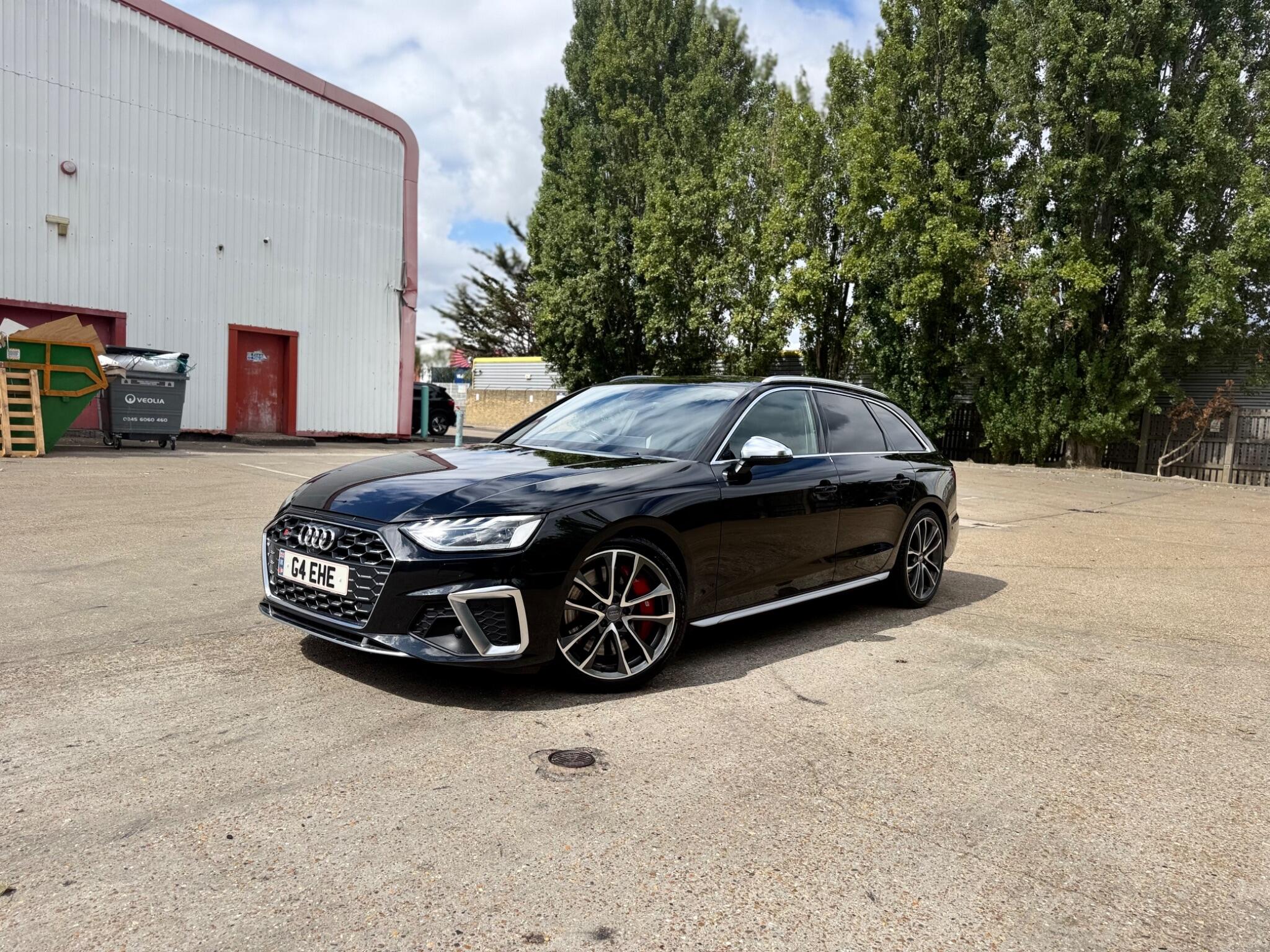 Audi S4 view 7