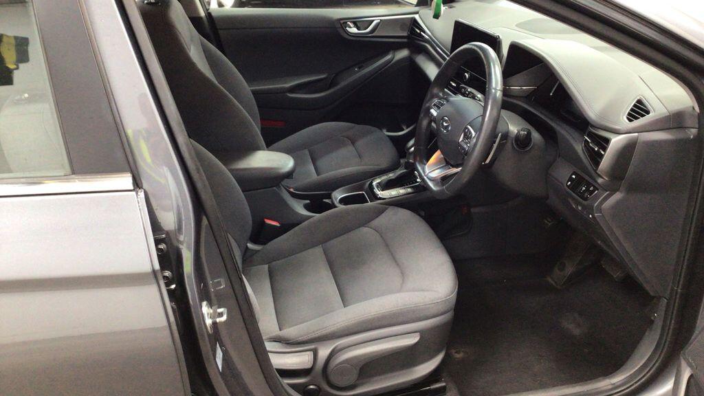 Hyundai IONIQ view 20