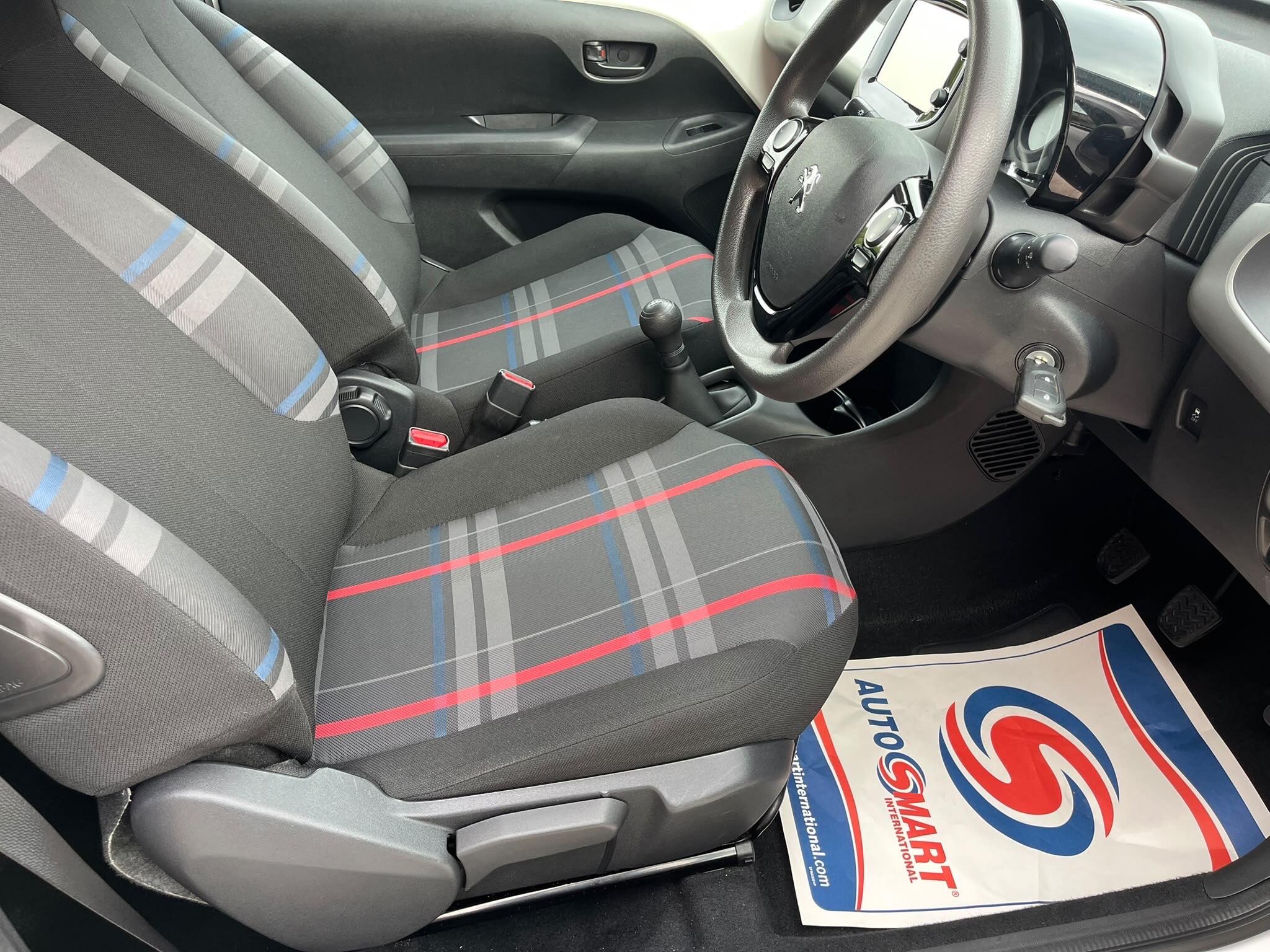 Peugeot 108 view 19