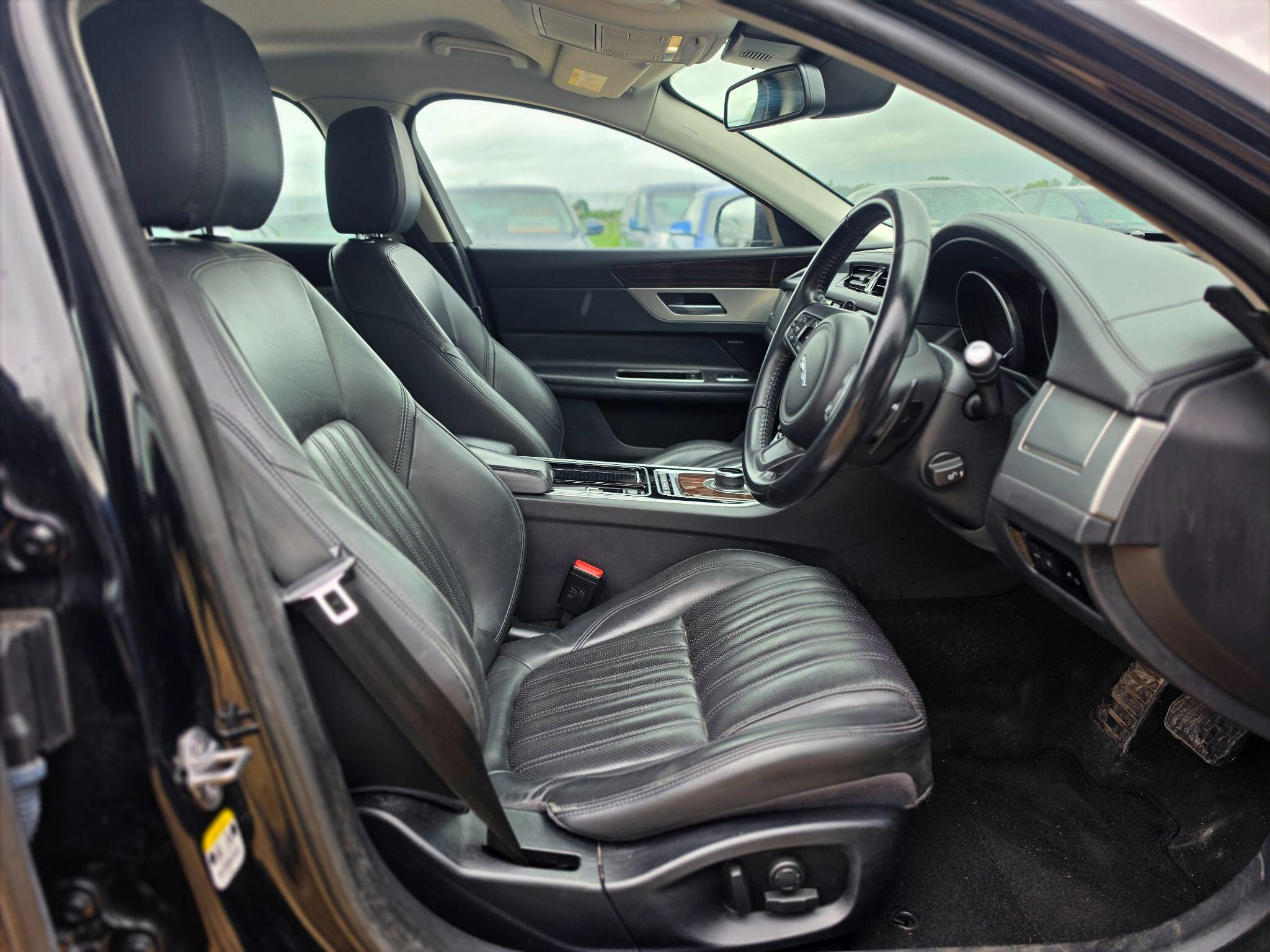 Jaguar XF view 7