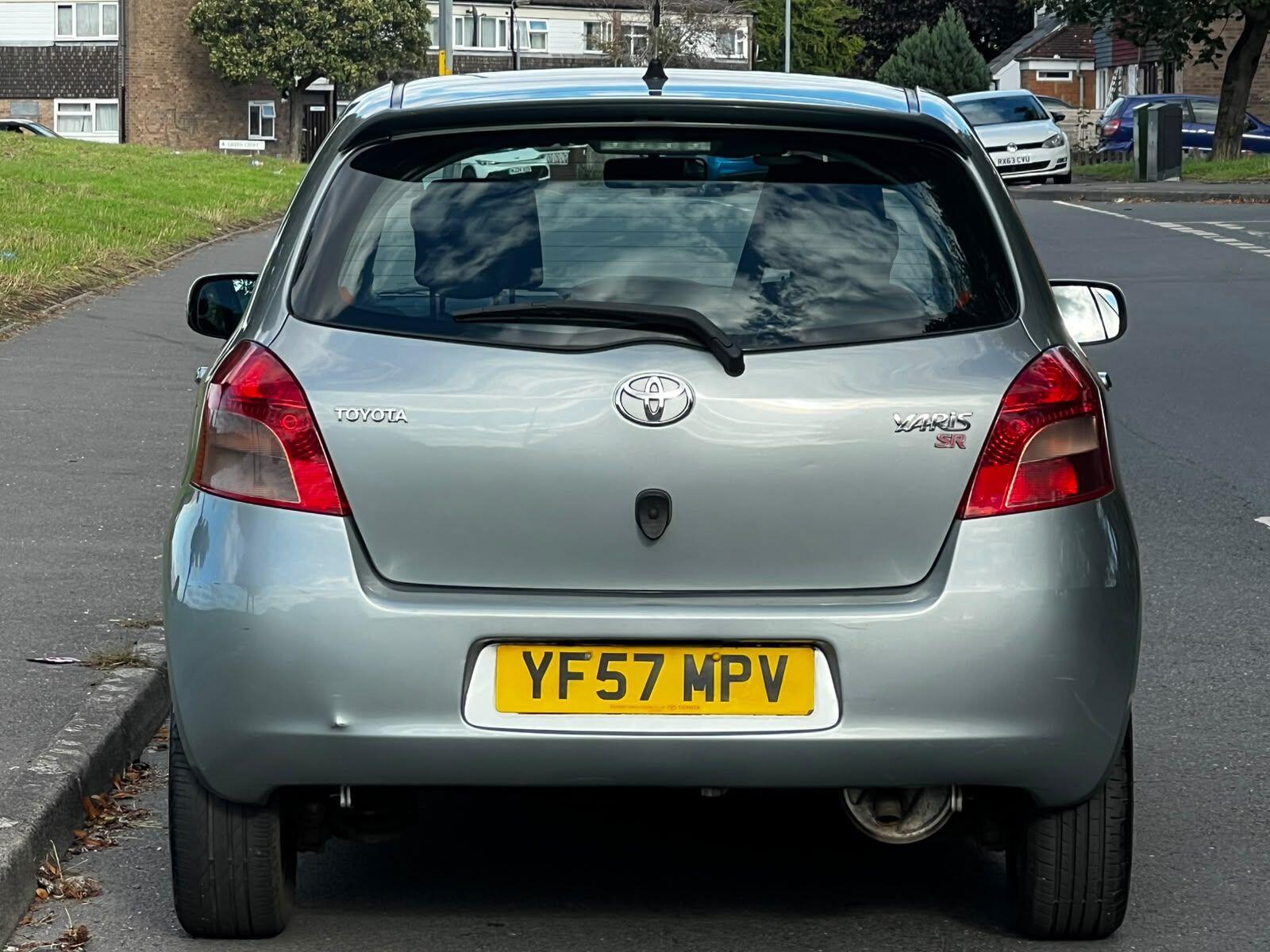 Toyota Yaris view 11