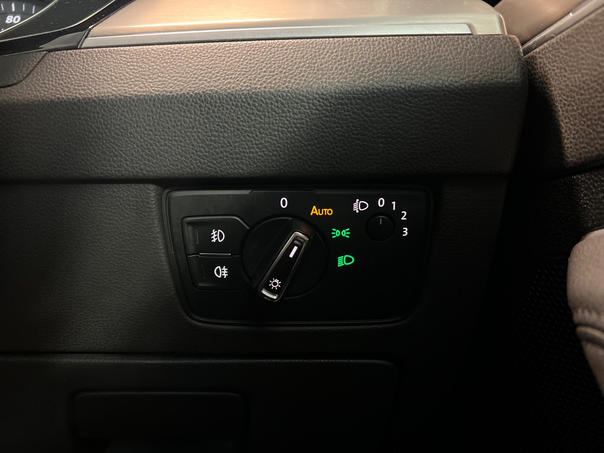 Volkswagen Passat view 22