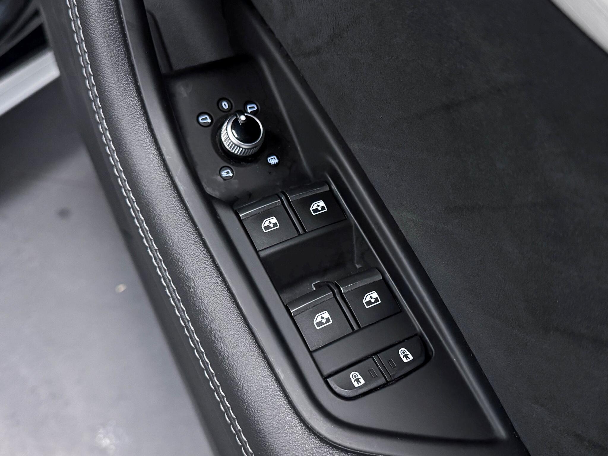 Audi S4 view 26