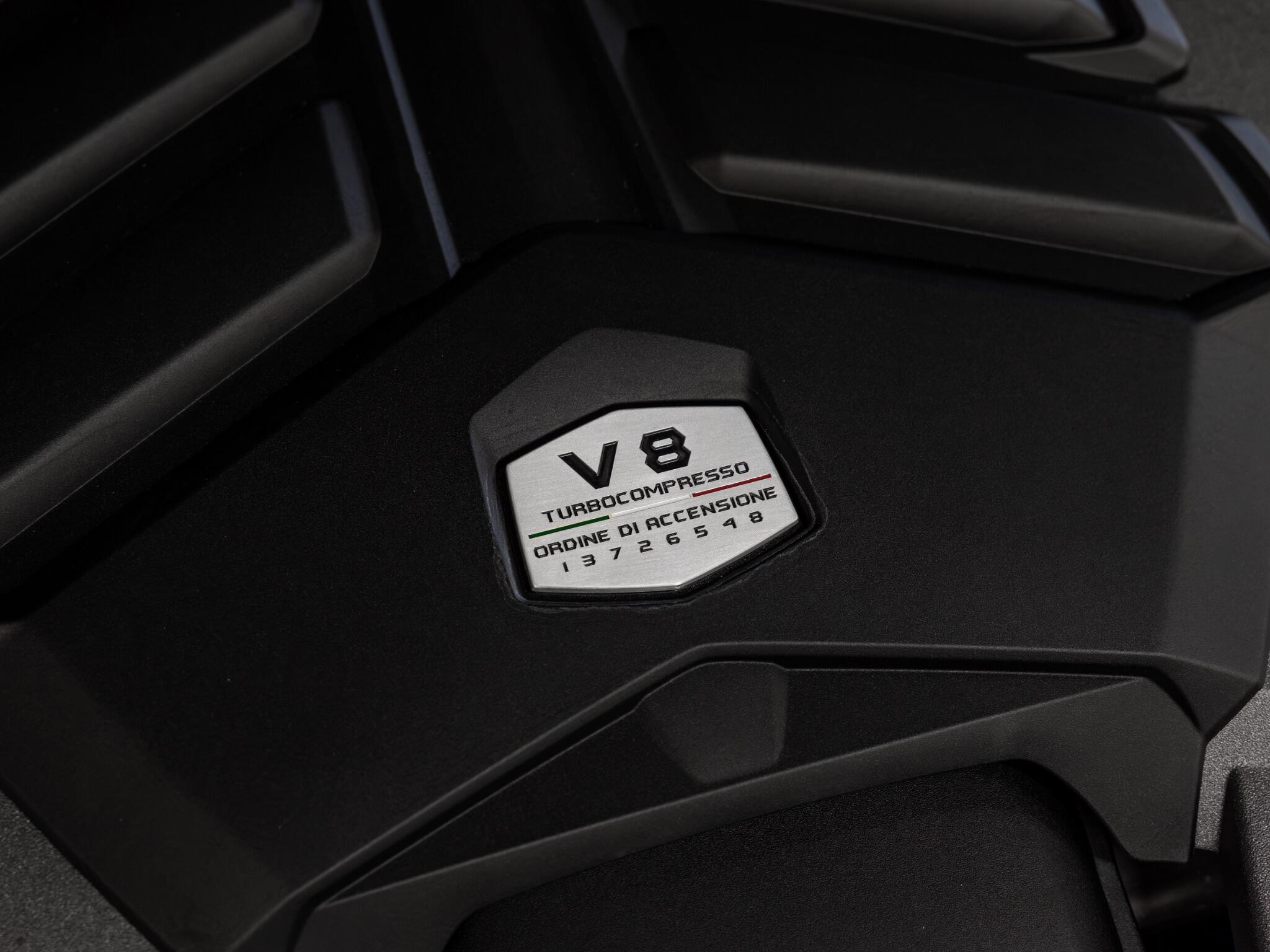 Lamborghini Urus view 34