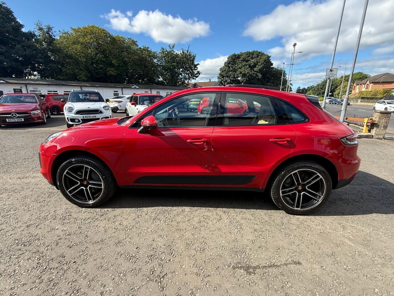 Porsche Macan view 9