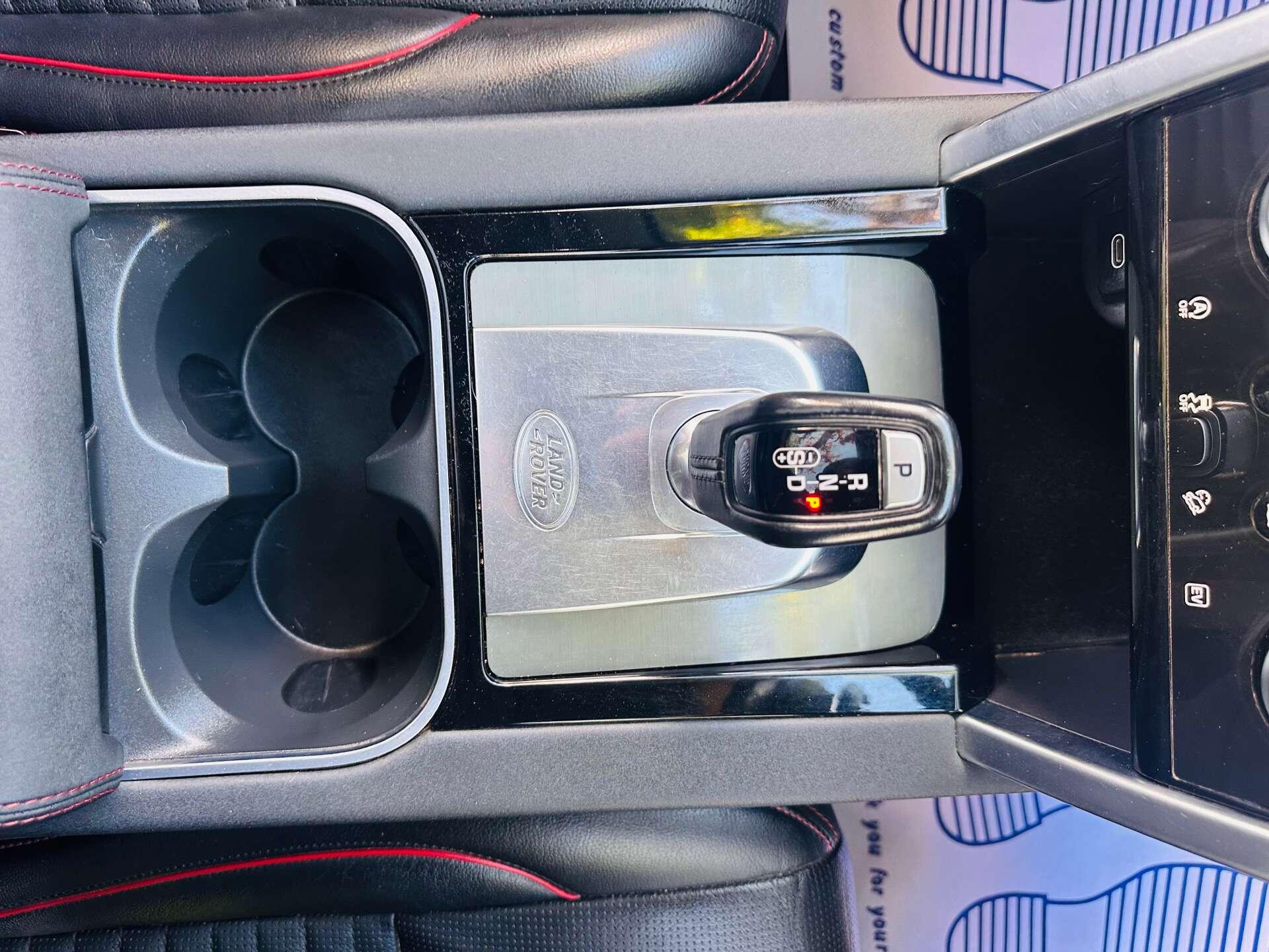 Land Rover Discovery Sport view 17