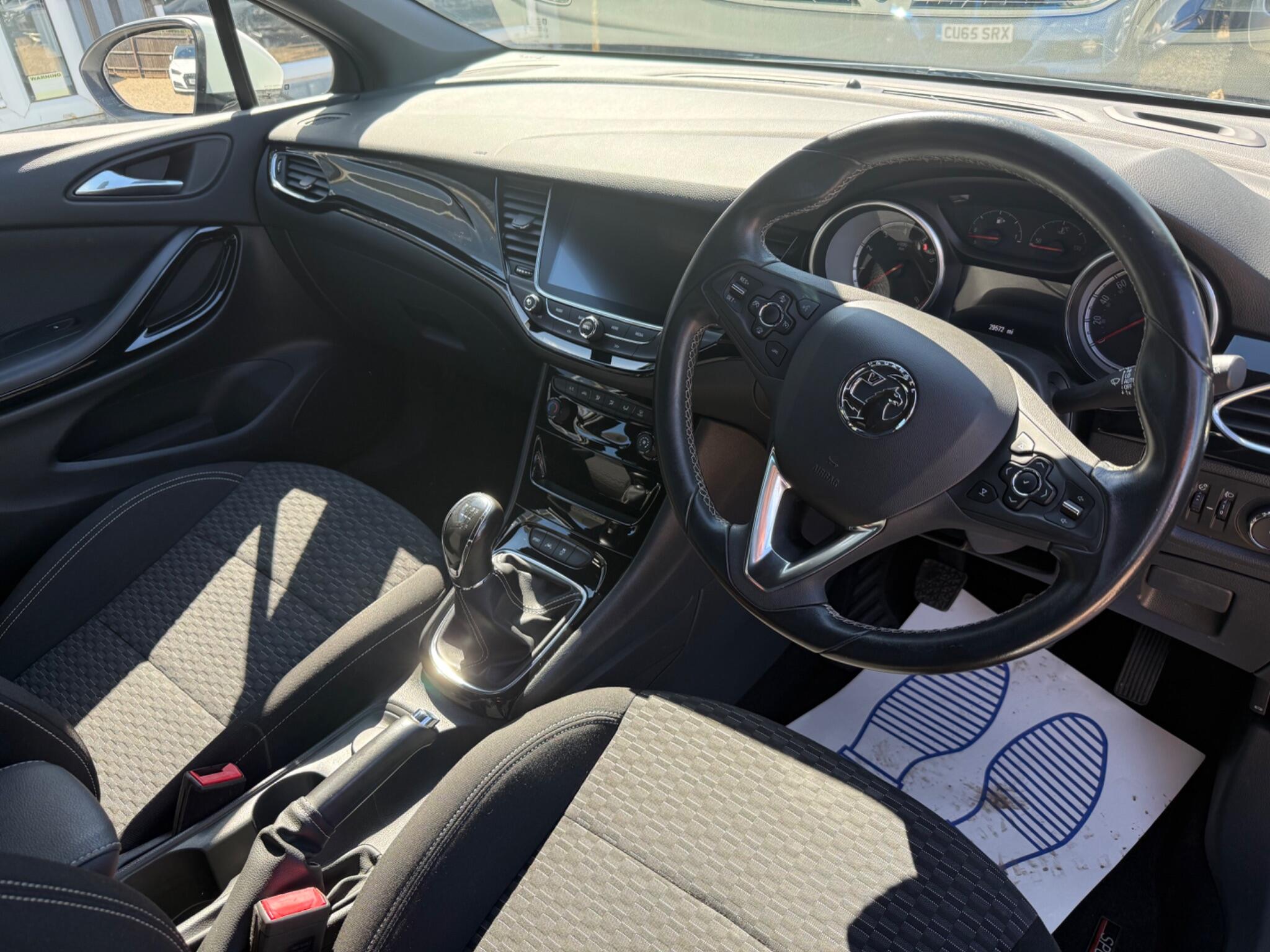 Vauxhall Astra view 9