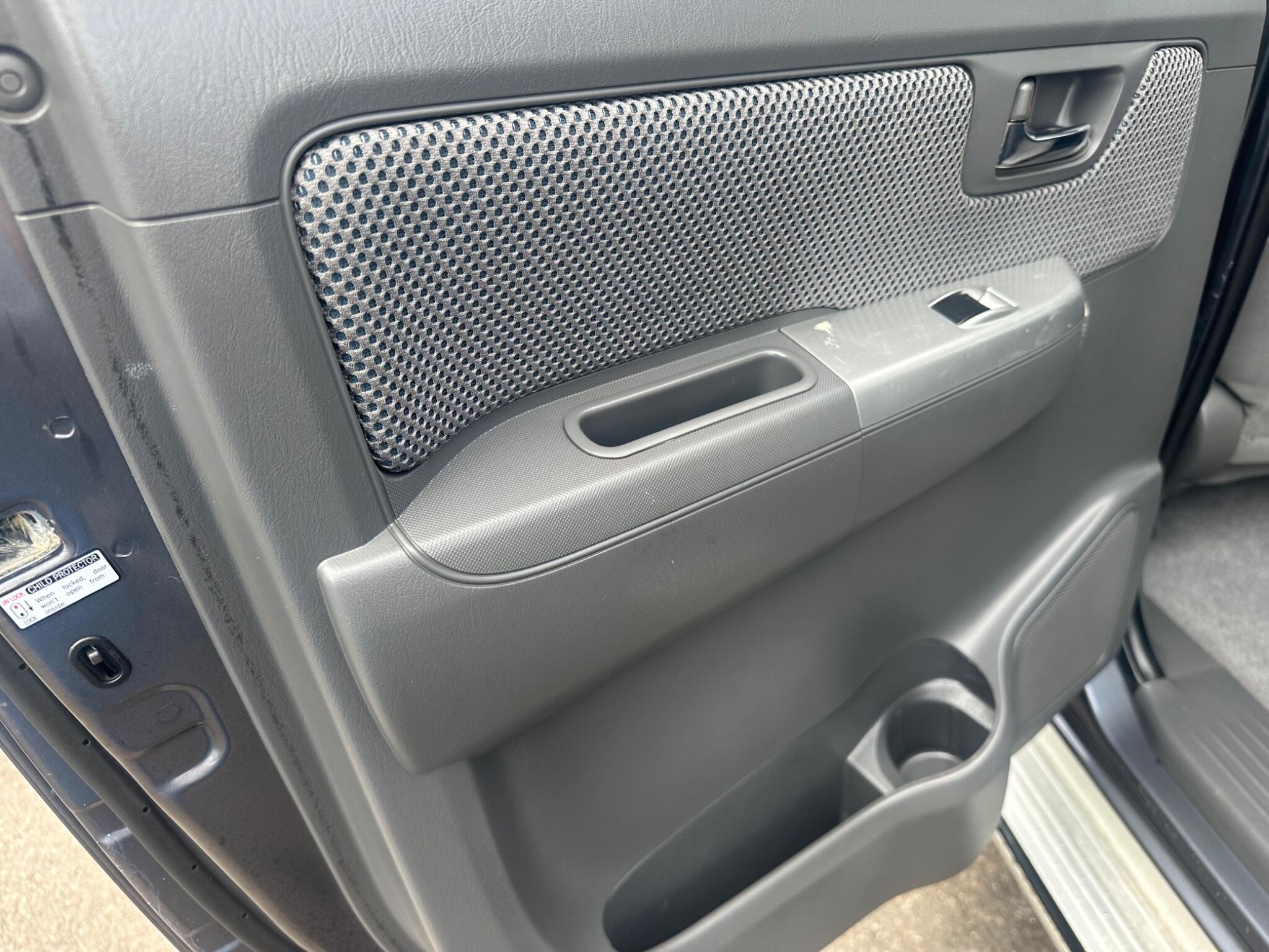 Toyota Hilux view 44