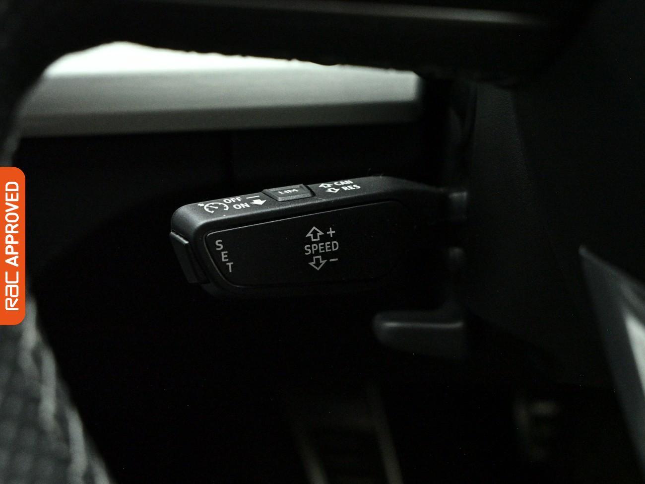 Audi Q5 view 17