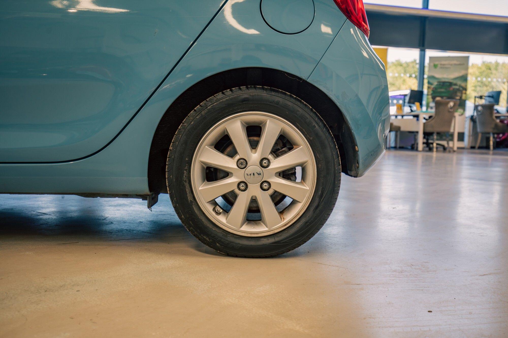 Kia Picanto view 6