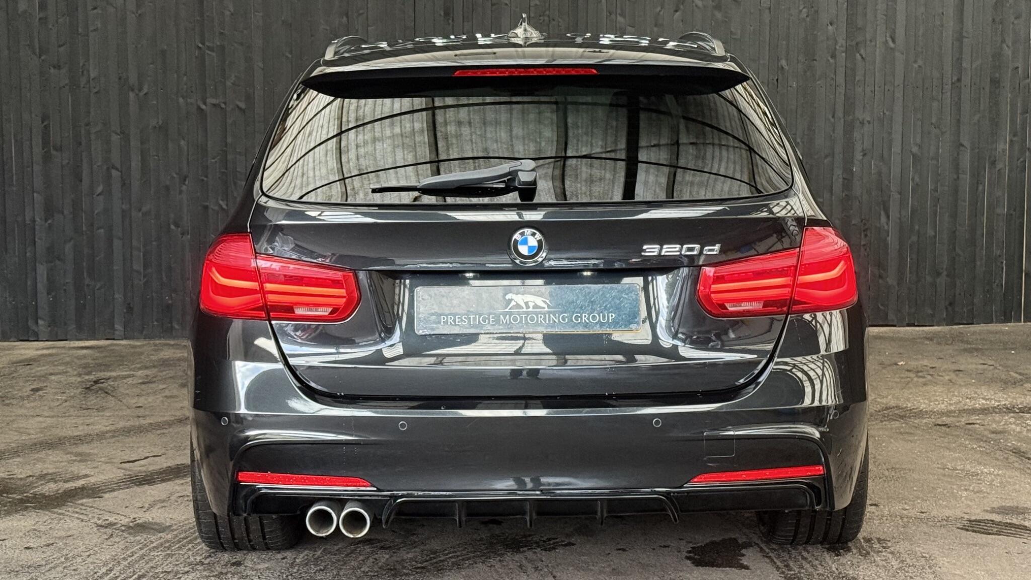 BMW 3 Series view 16