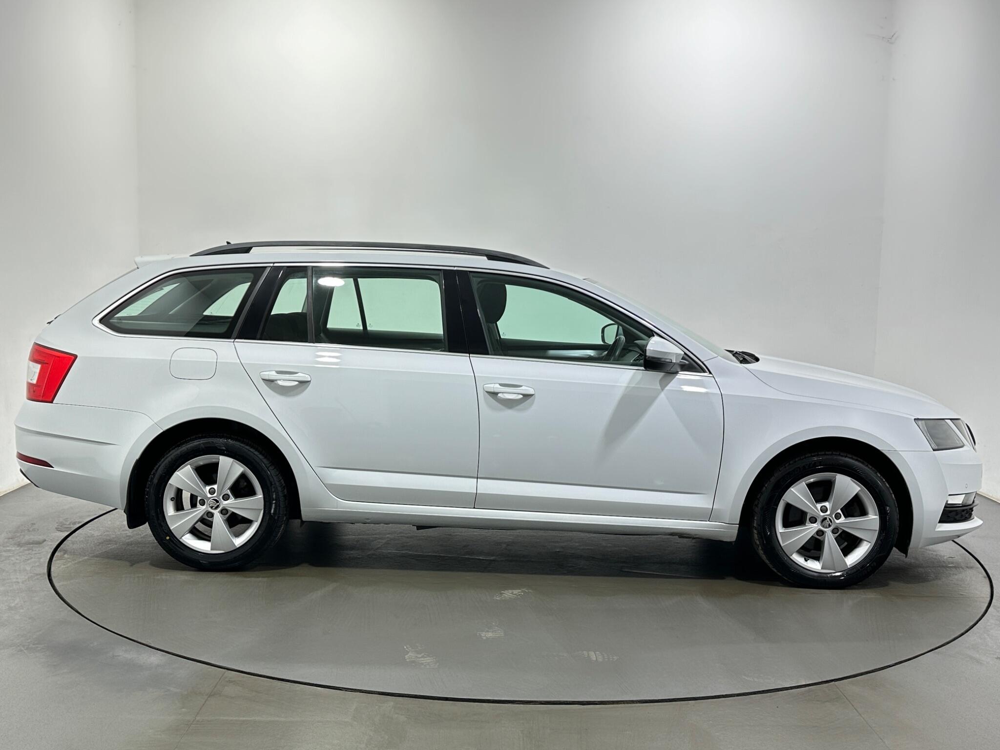Skoda Octavia view 9