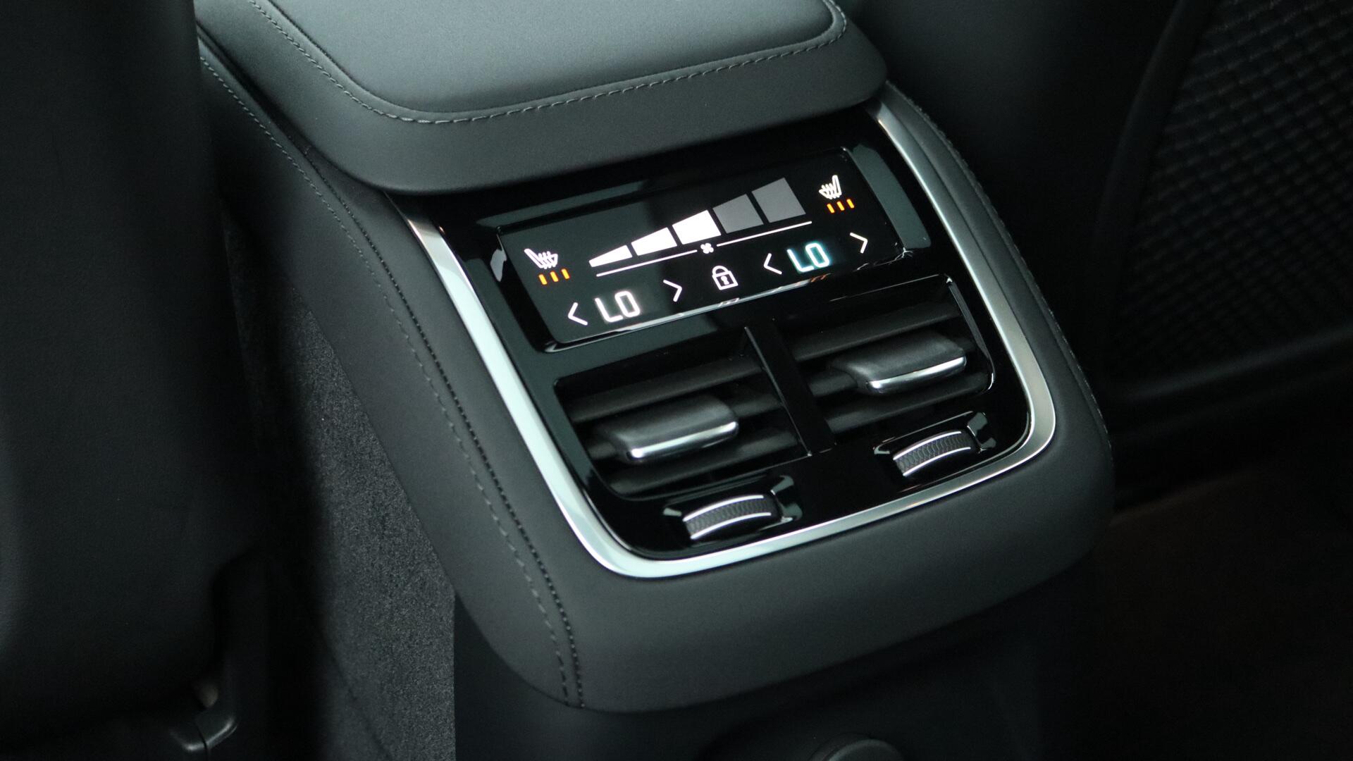 Volvo XC90 view 45