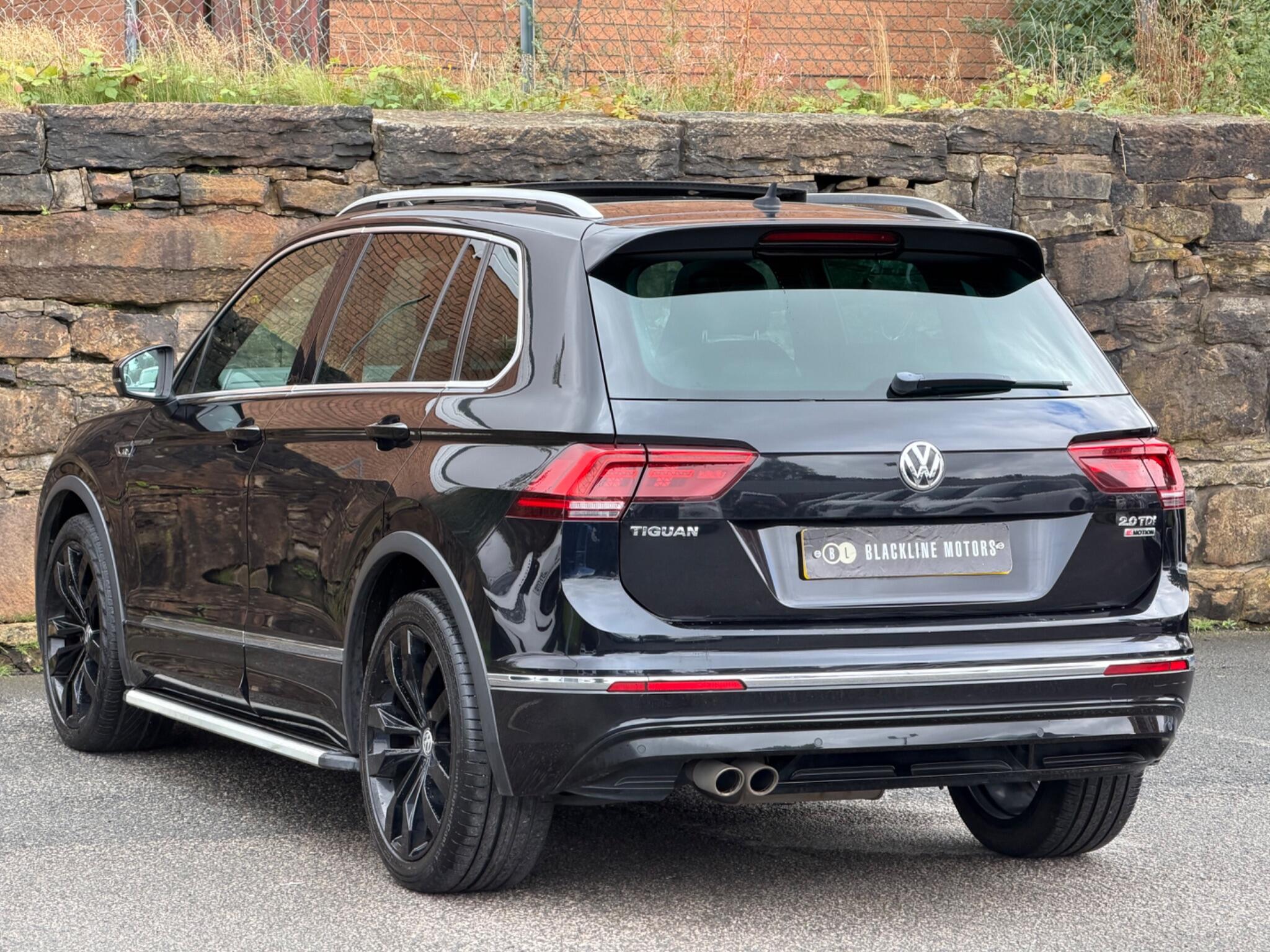 Volkswagen Tiguan view 5