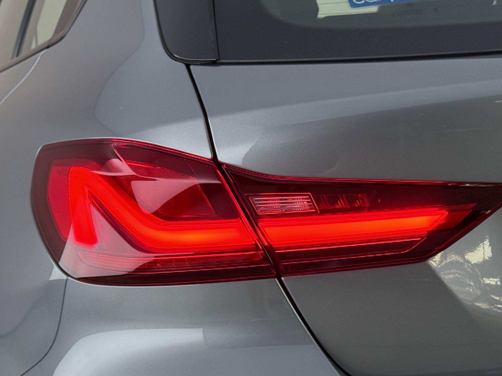 BMW 1 Series view 10