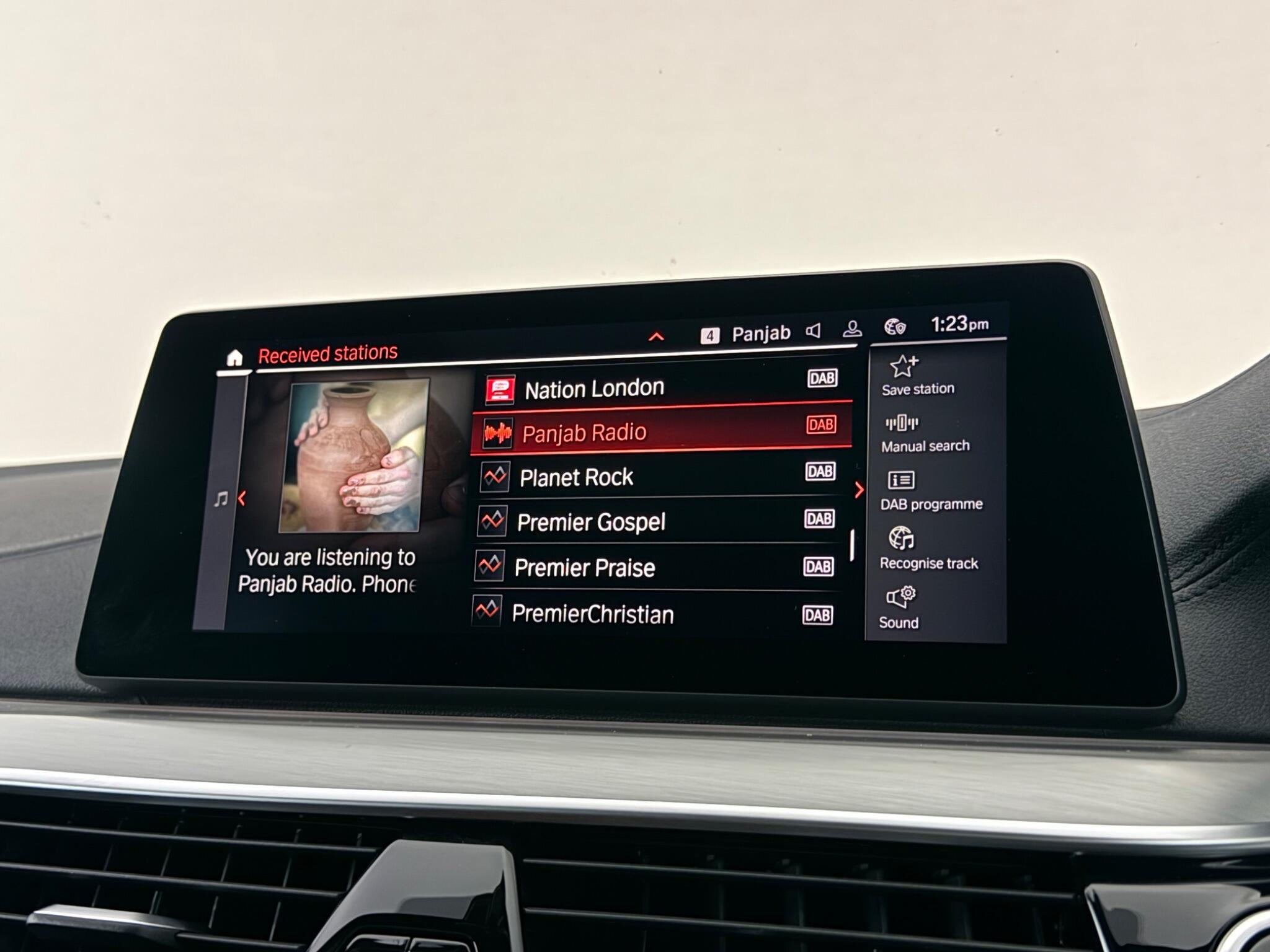 BMW 5 Series view 30