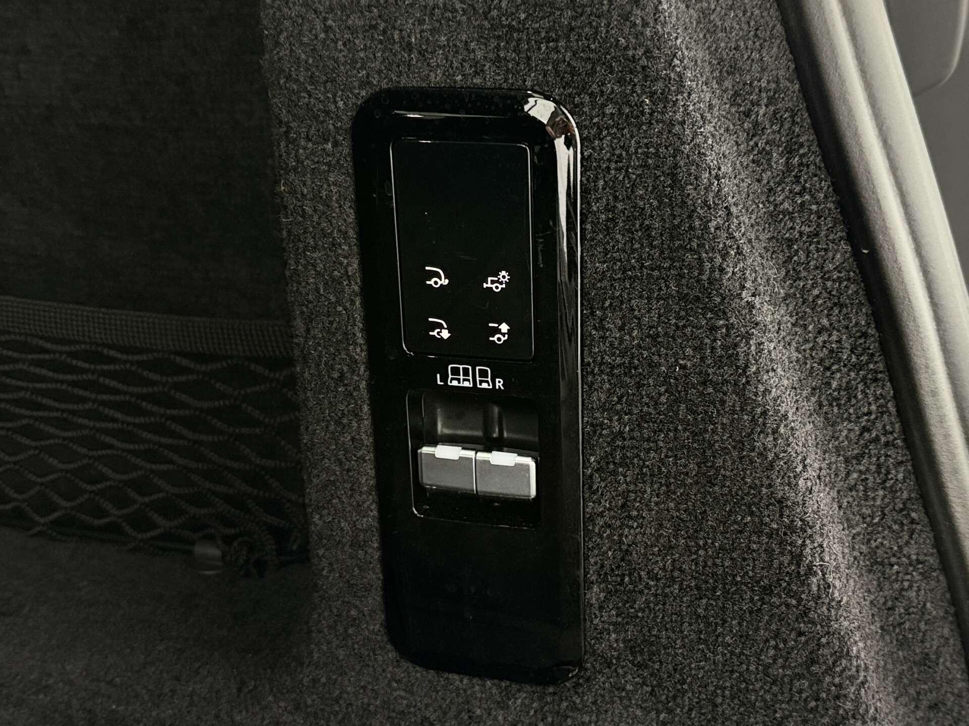 Land Rover Range Rover Sport view 30