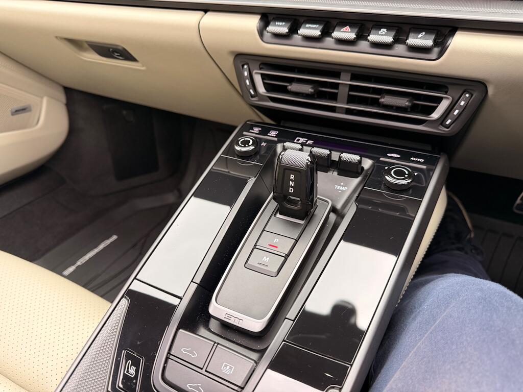 Porsche 911 view 48