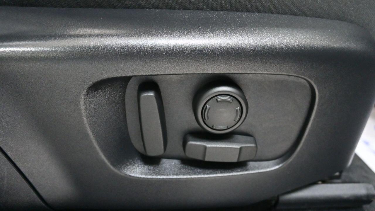 Land Rover Range Rover Evoque view 32
