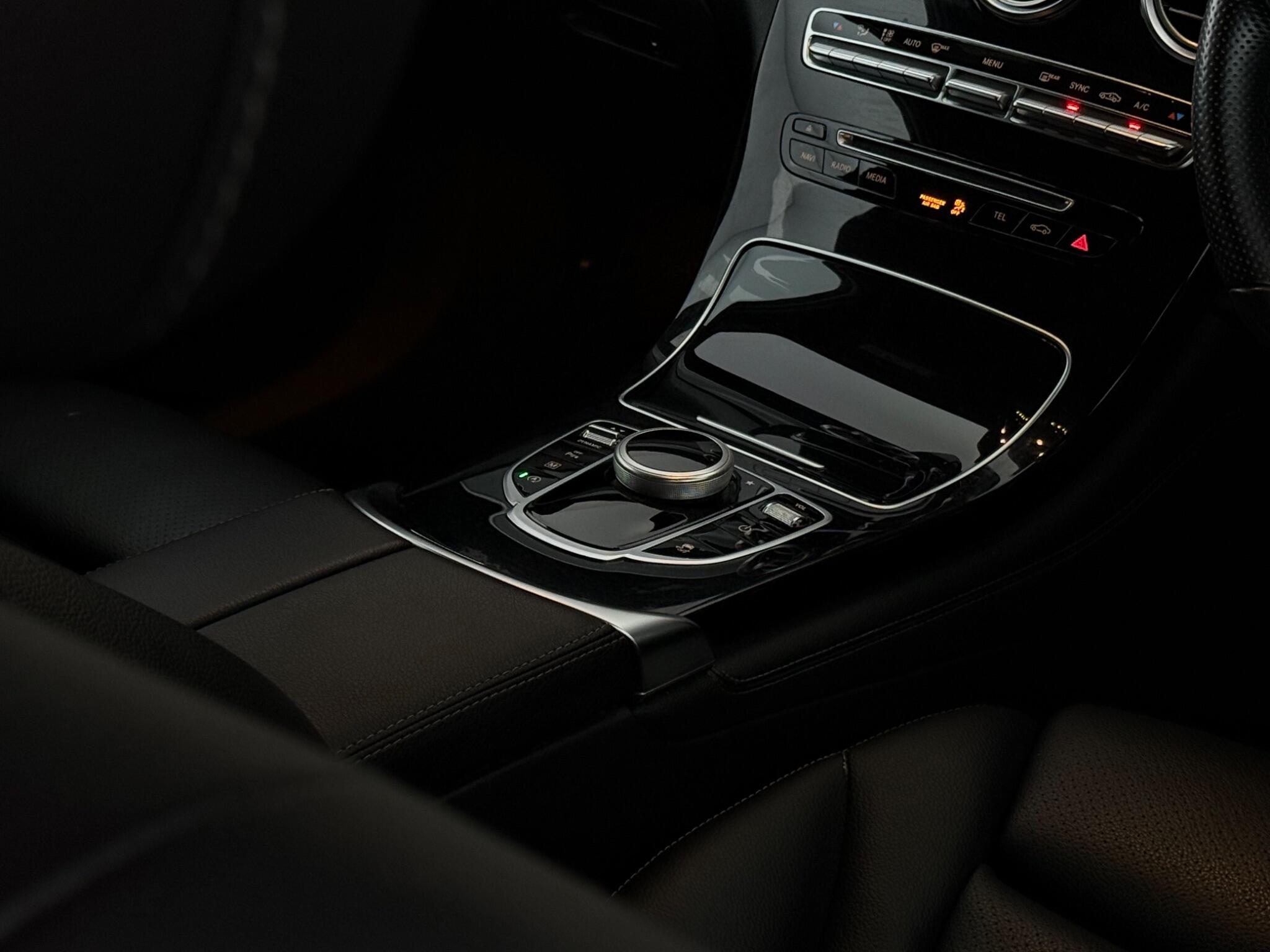 Mercedes-Benz GLC view 29