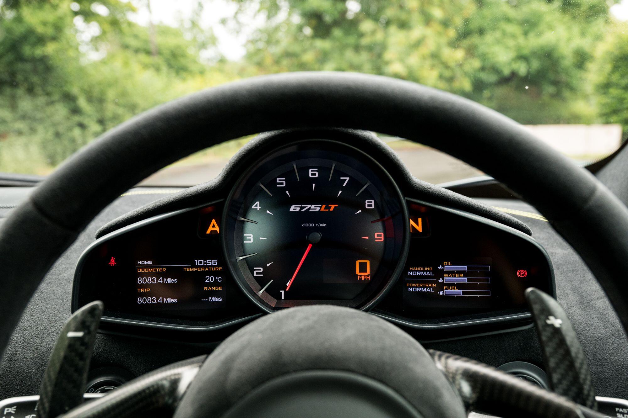 McLaren 675LT view 48