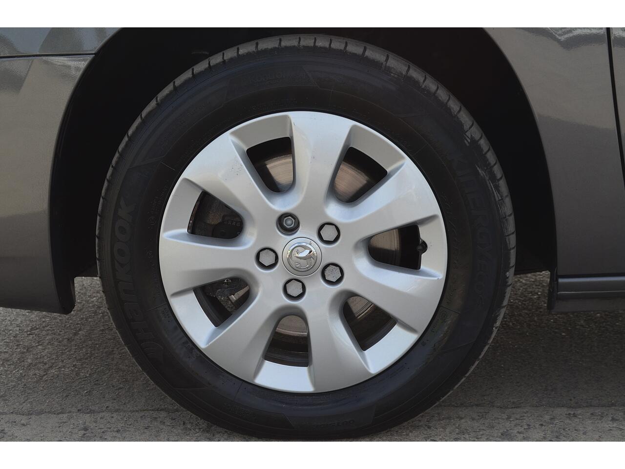 Vauxhall Combo Life view 48