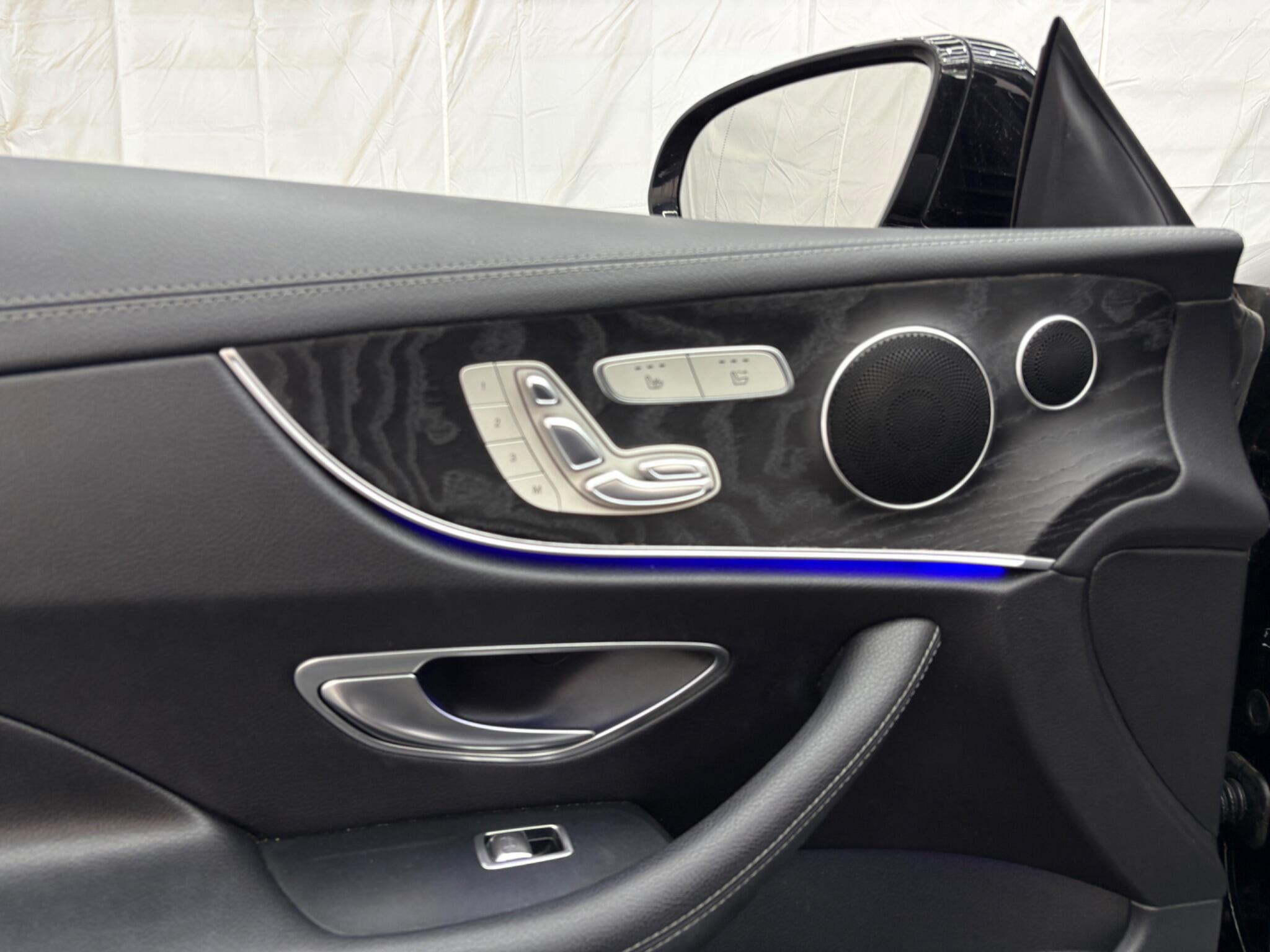 Mercedes-Benz E-Class view 33