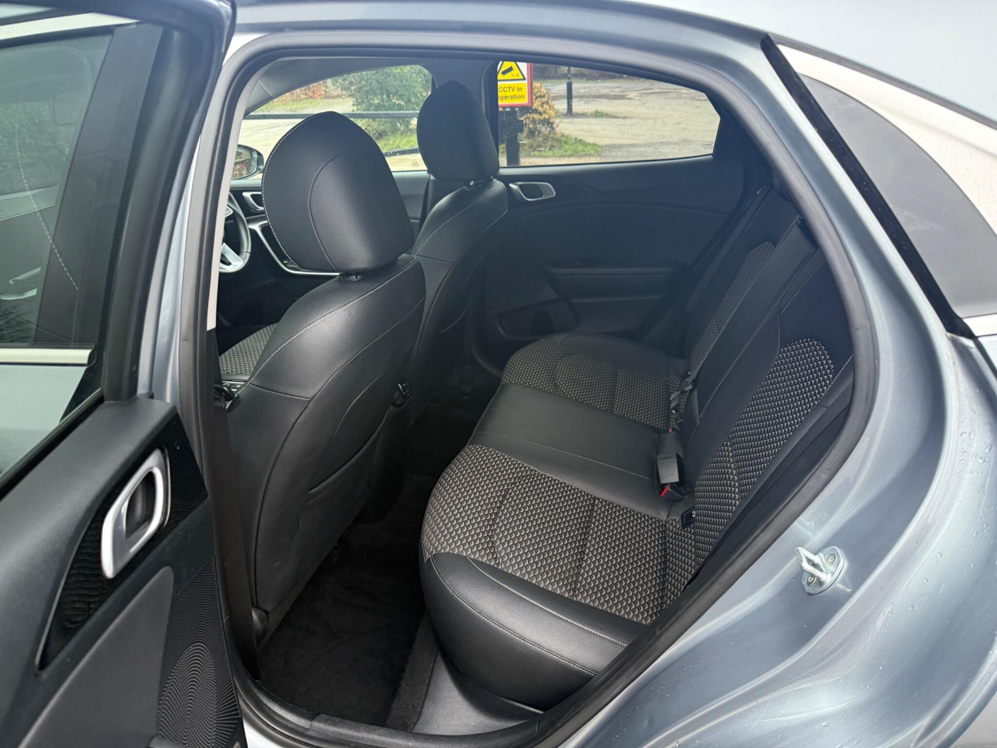 2022 Kia XCeed 1.0 T-GDi Connect Euro 6 (s/s) 5dr • 32,702 miles image 17