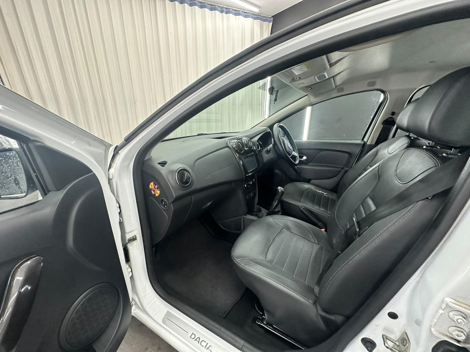 Dacia Sandero view 29