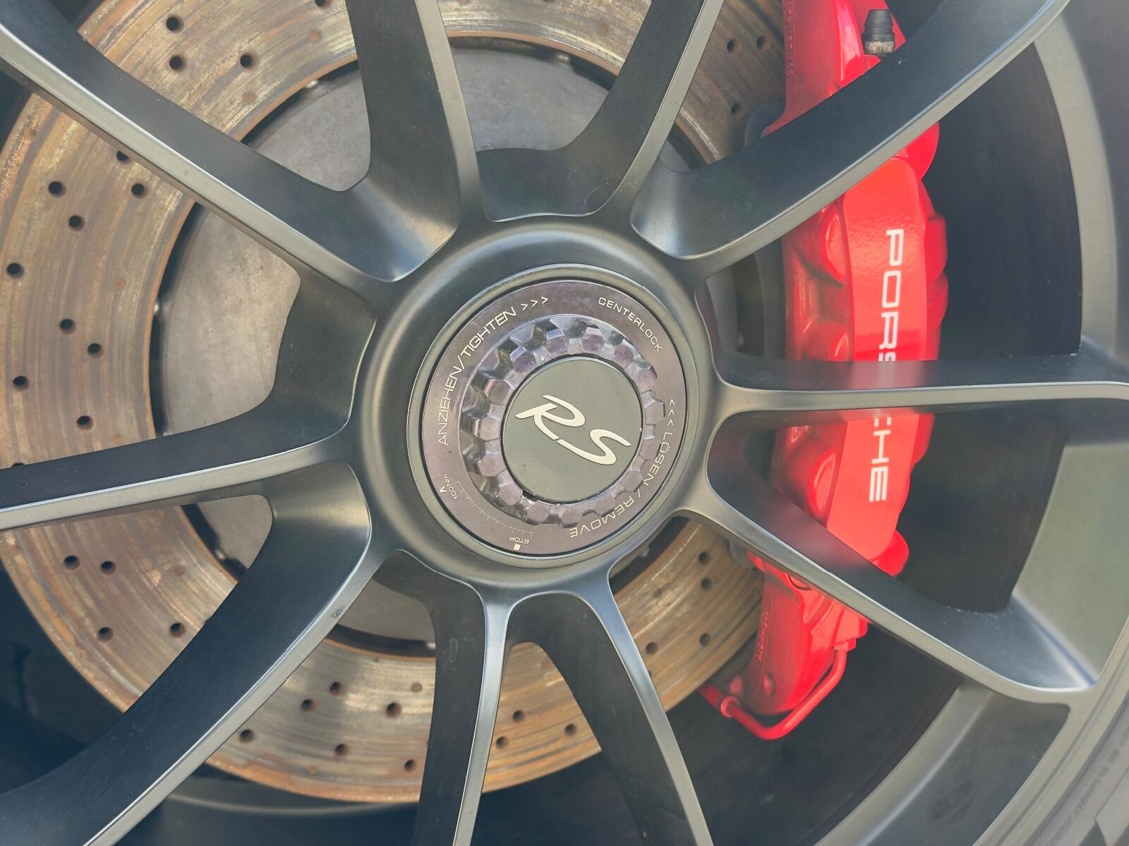 Porsche 911 view 26