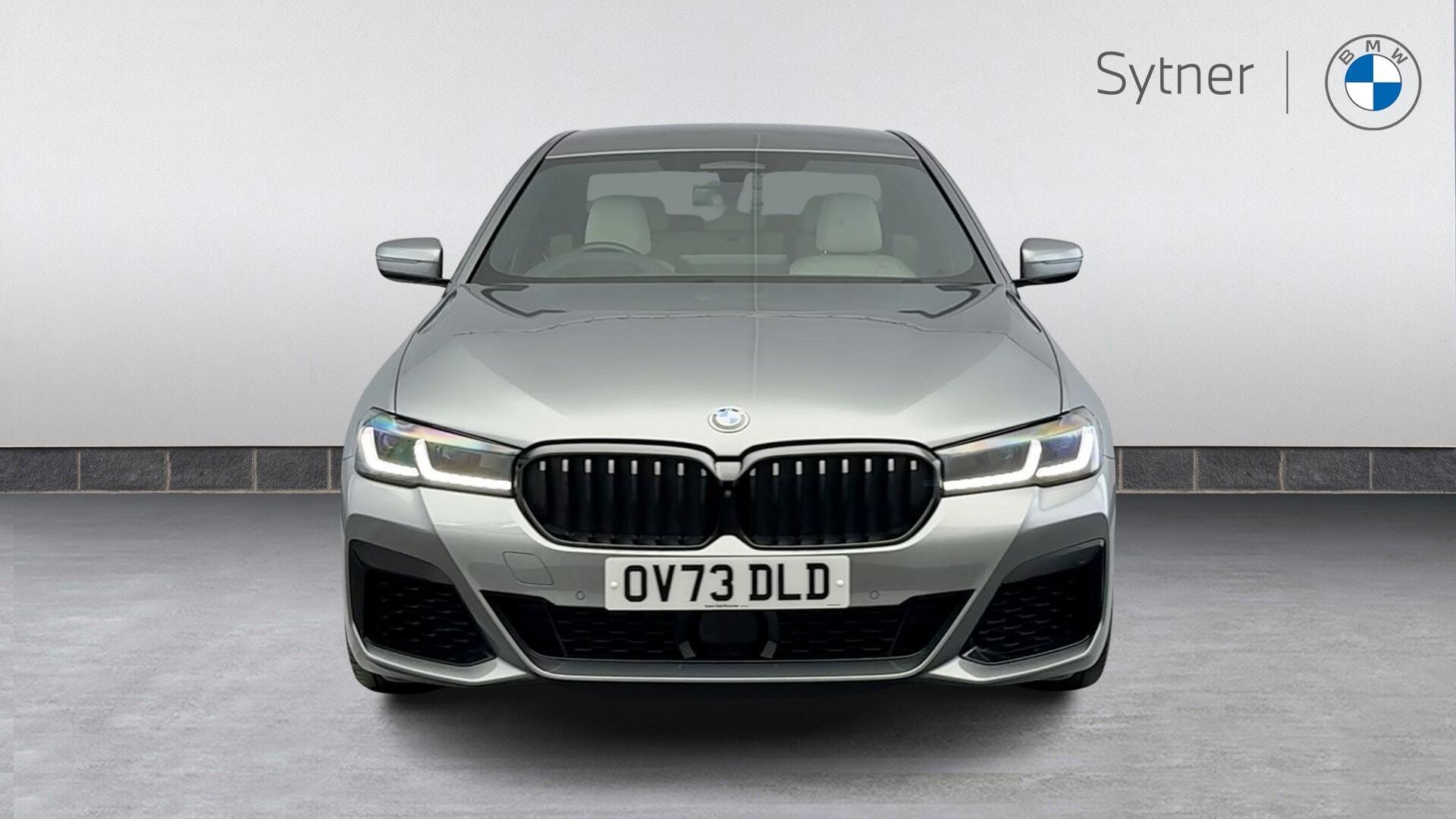 BMW 5 Series view 16