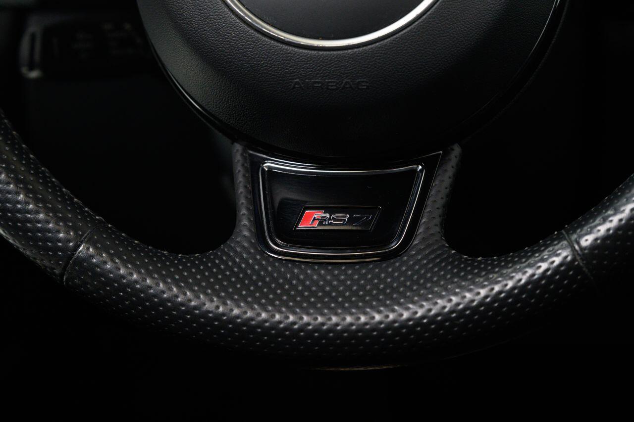 Audi RS7 view 33