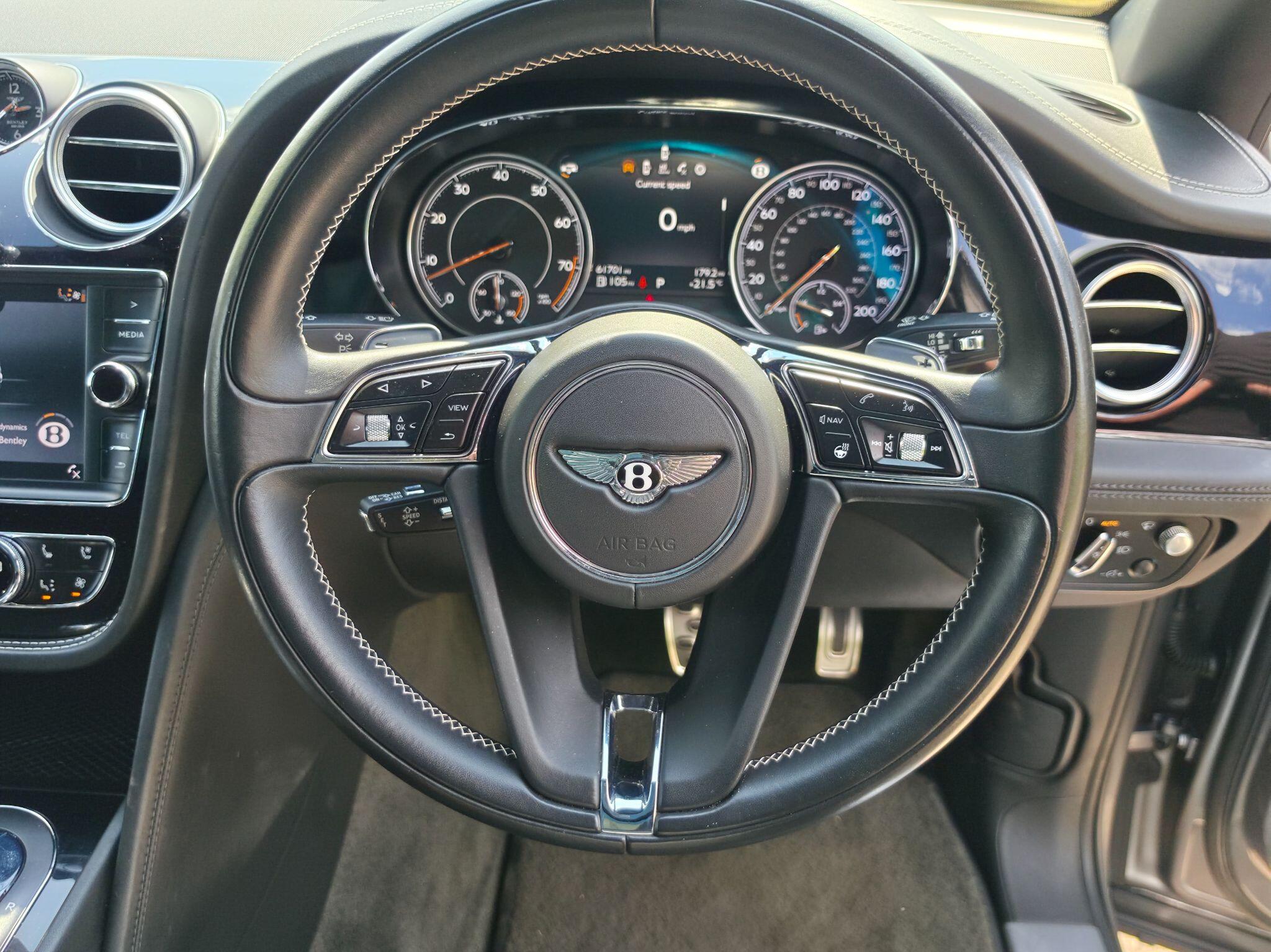 Bentley Bentayga view 8