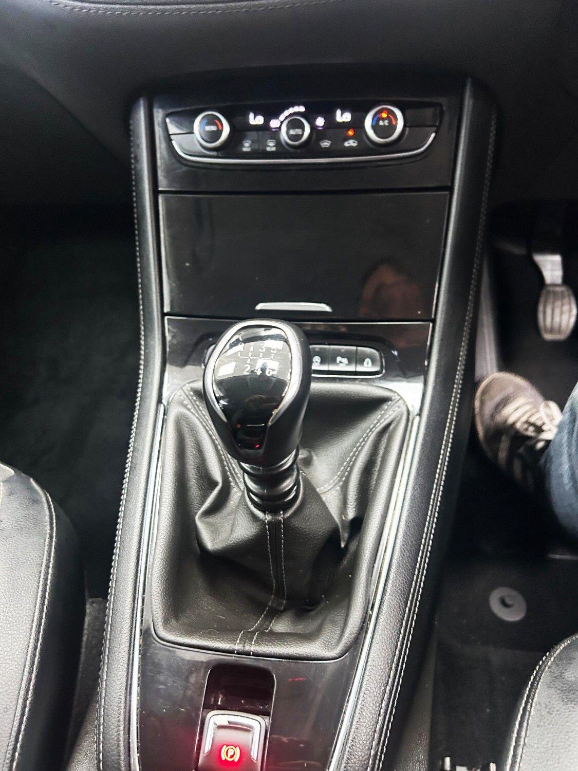Vauxhall Grandland X view 17